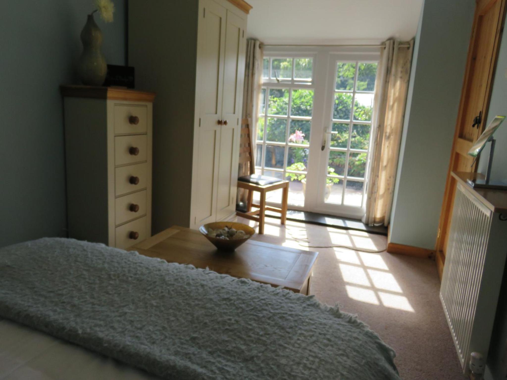 Garth Engan B&B with private lounge view 4