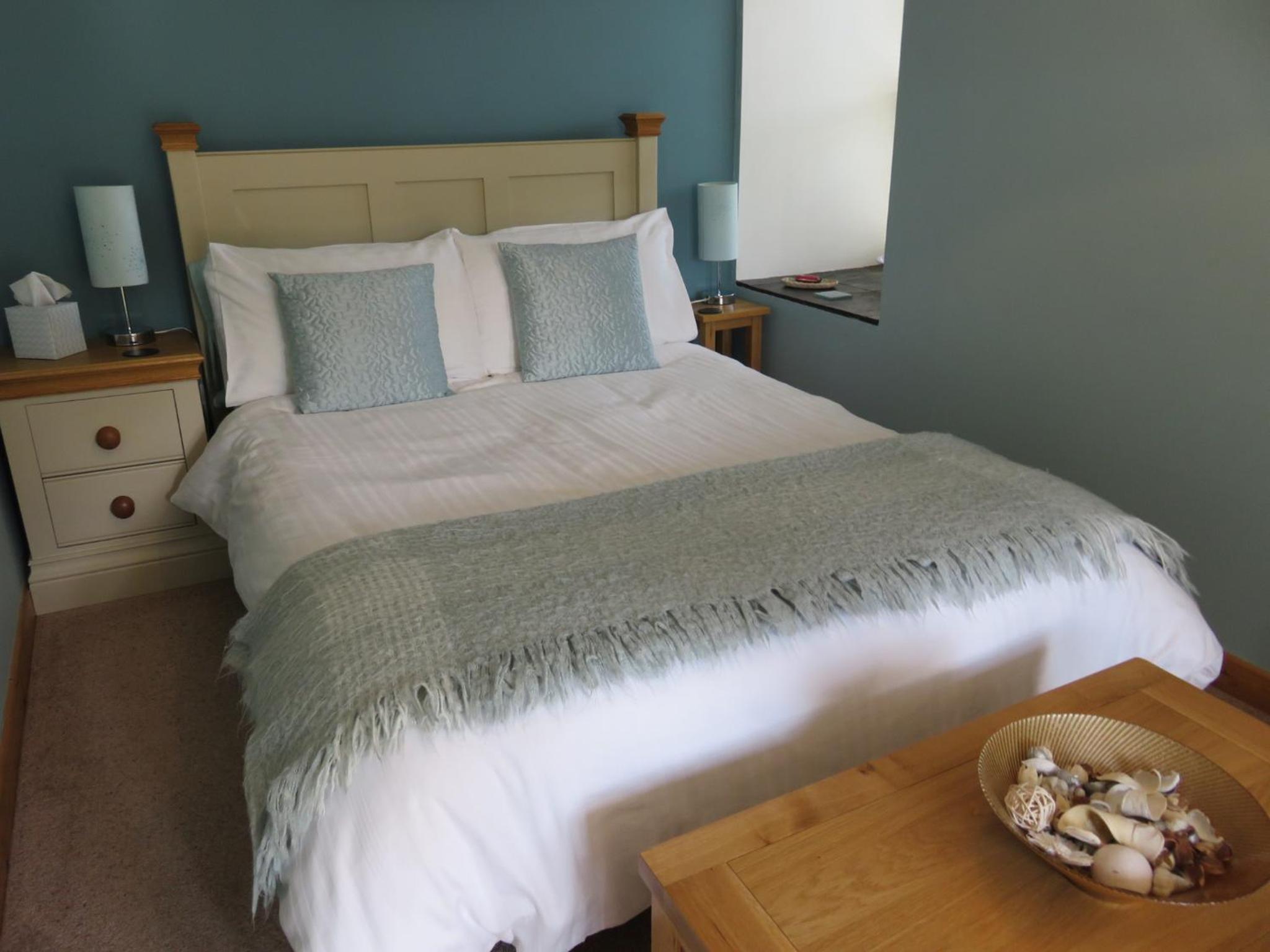 Garth Engan B&B with private lounge view 3
