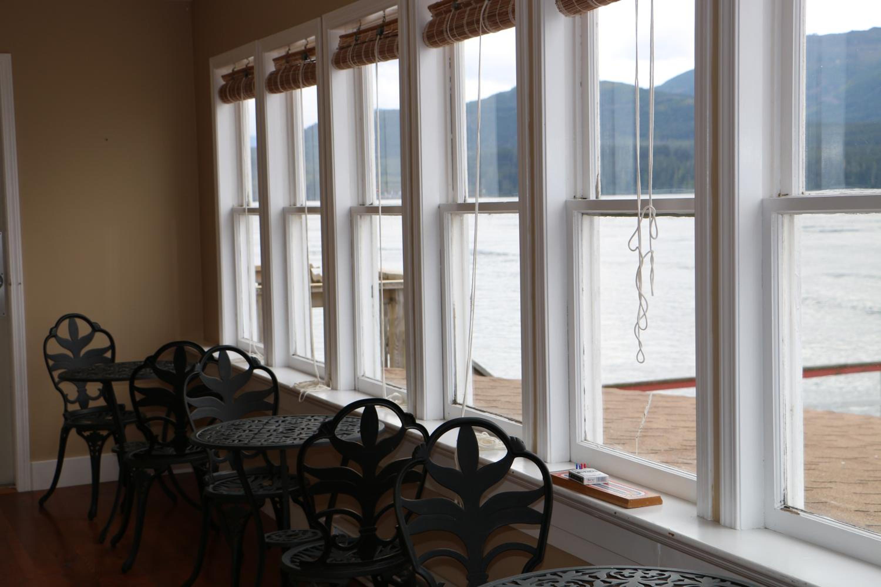 Nimpkish Hotel