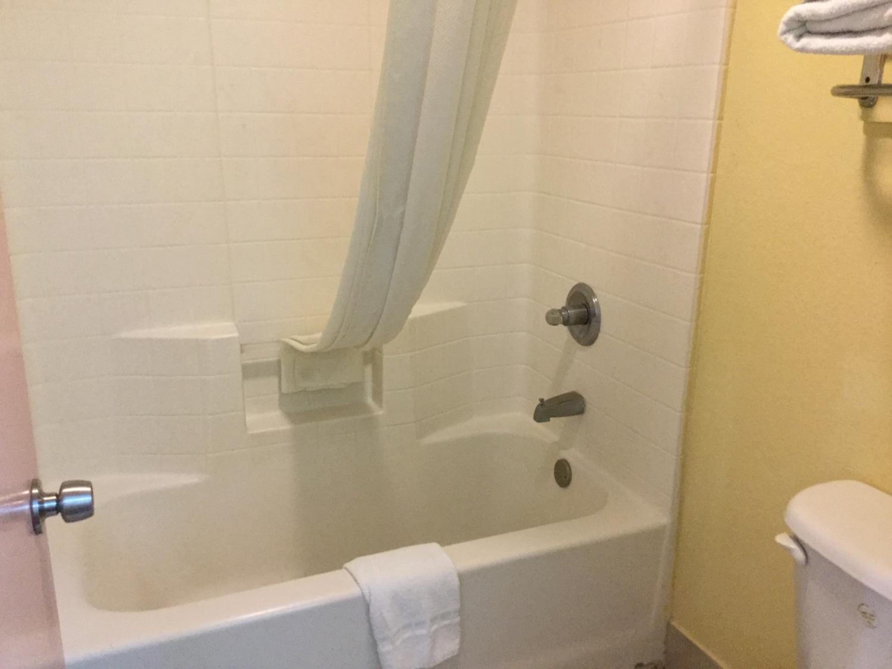 Luxury Inn and Suites Seaworld - Image 4