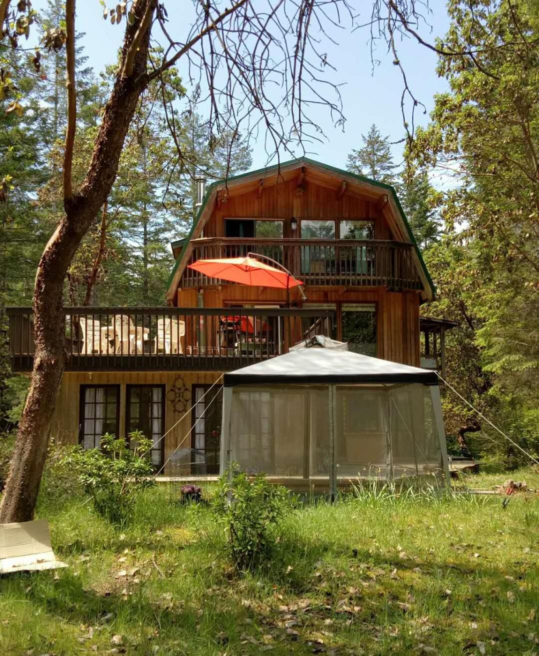 Gabriola Central B&B
