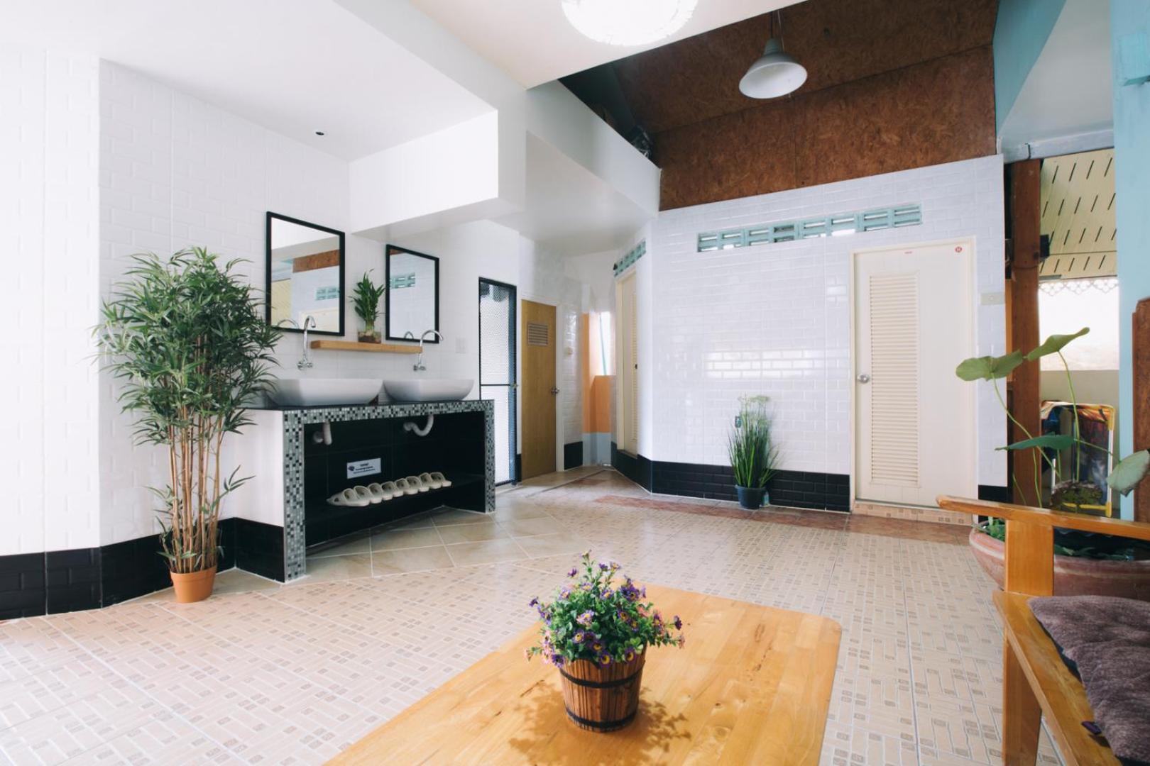 Hotel Khun Ying House - Image 1