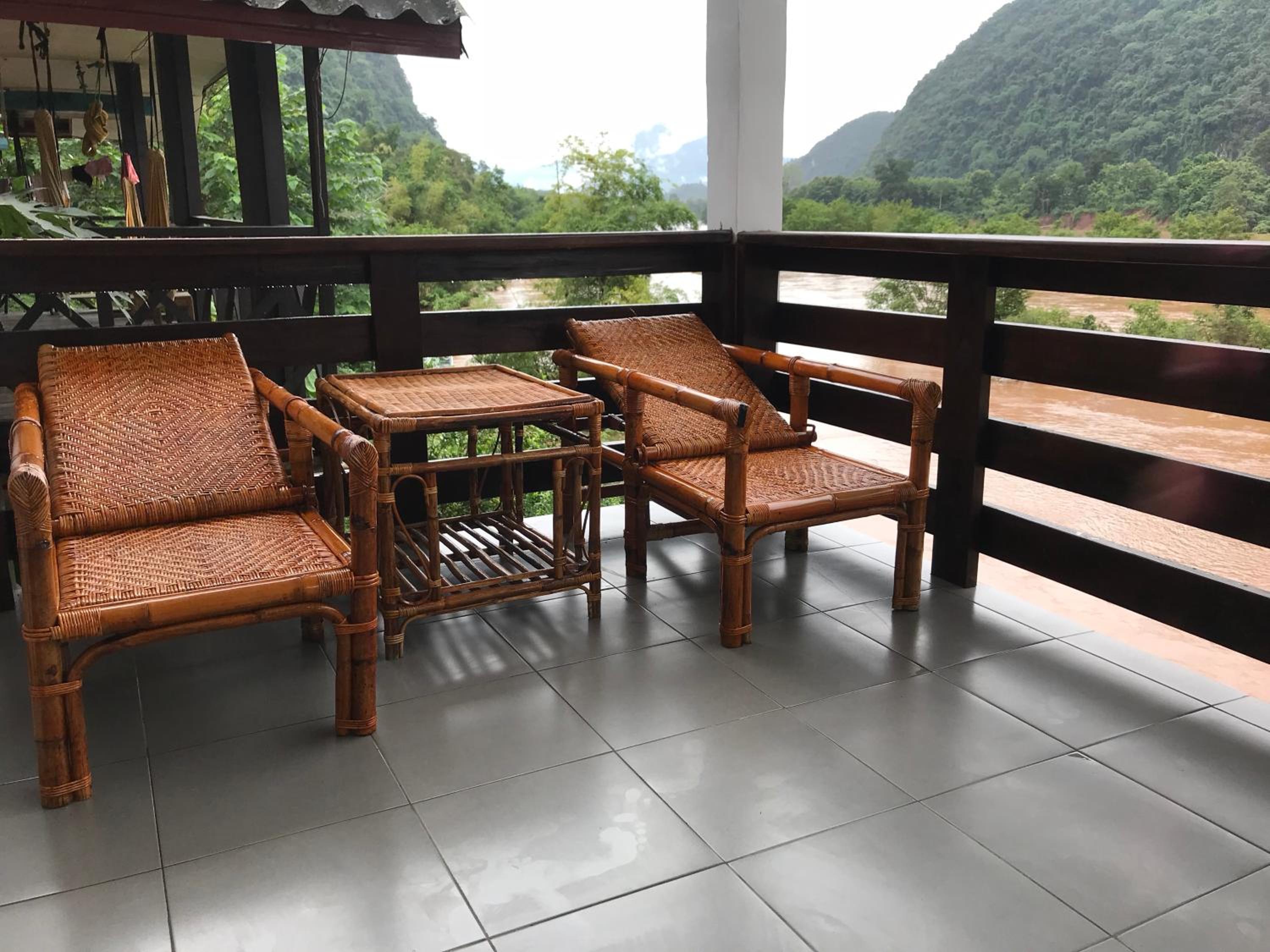 Riverview Bungalows & GH