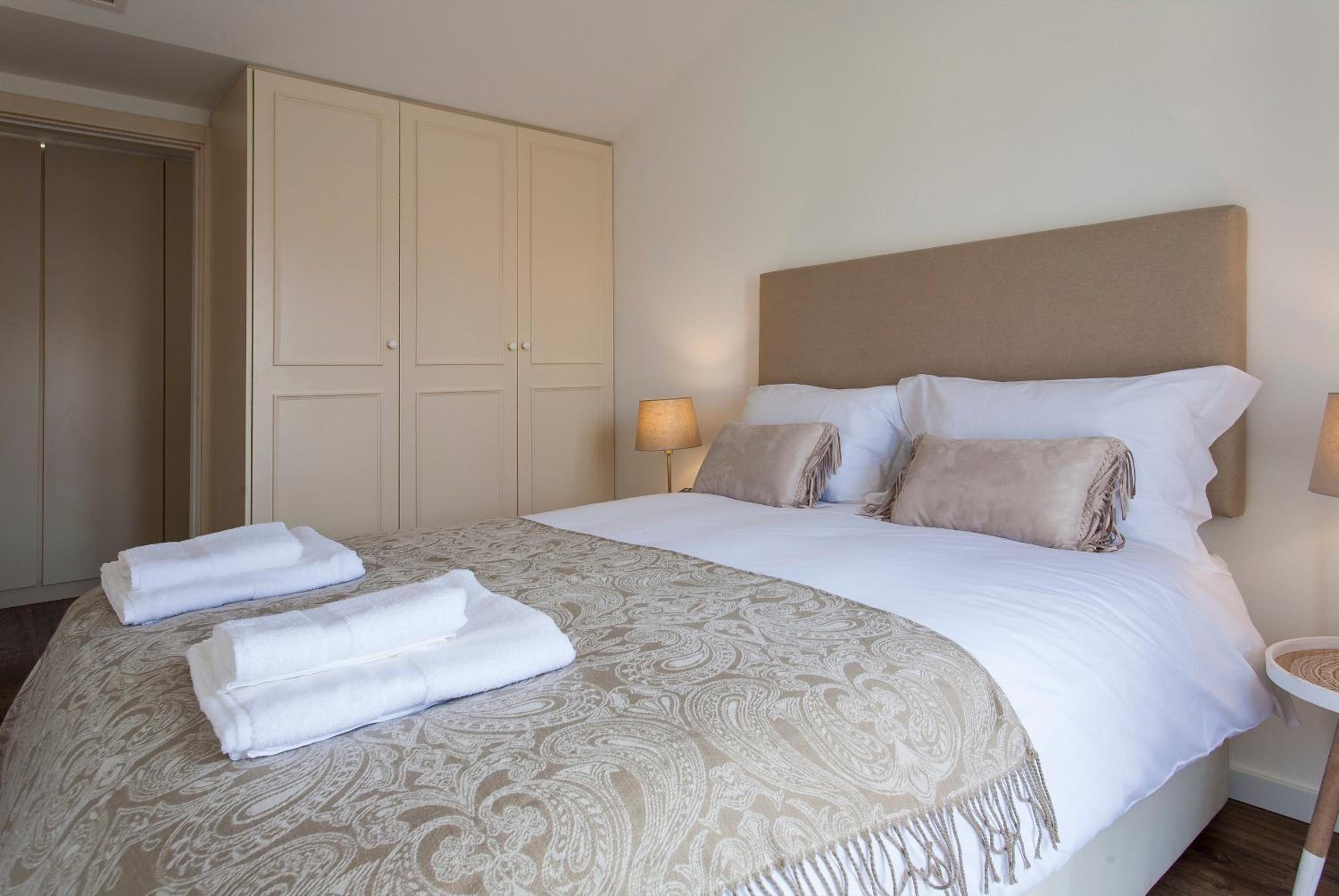 Chiado River View Deluxe Apartment view 5