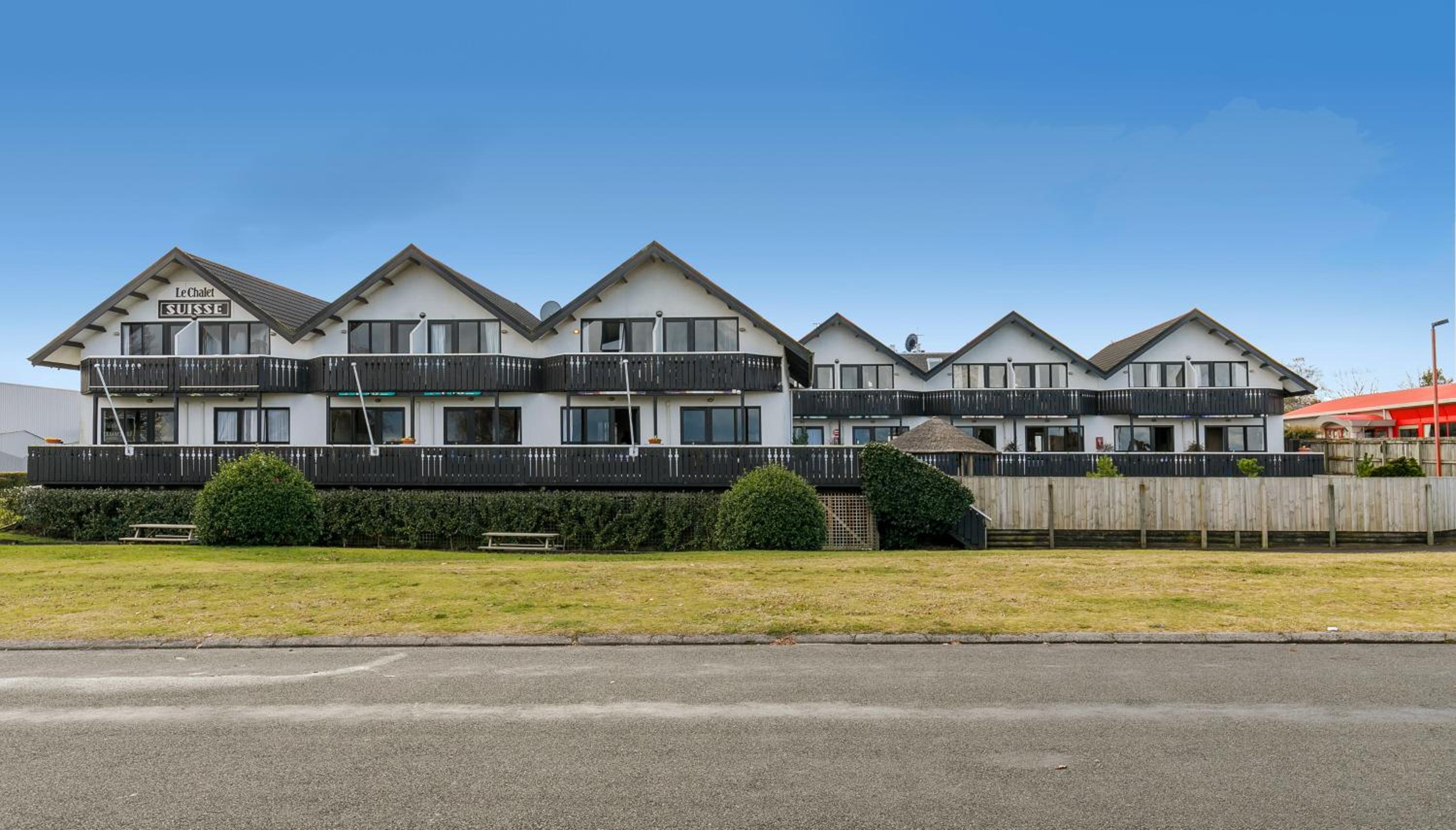 Le Chalet Suisse Motel Taupo