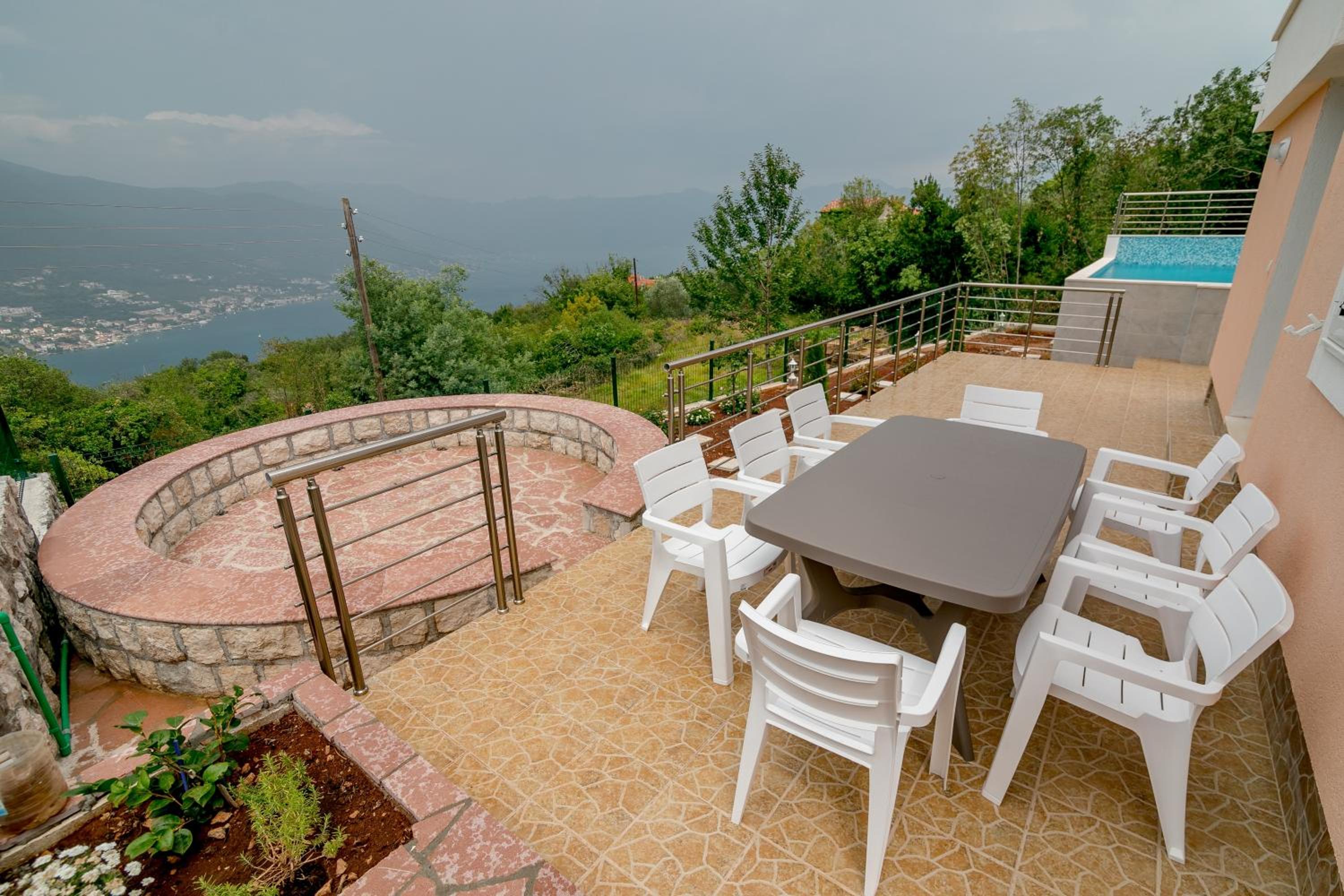 Photo 56