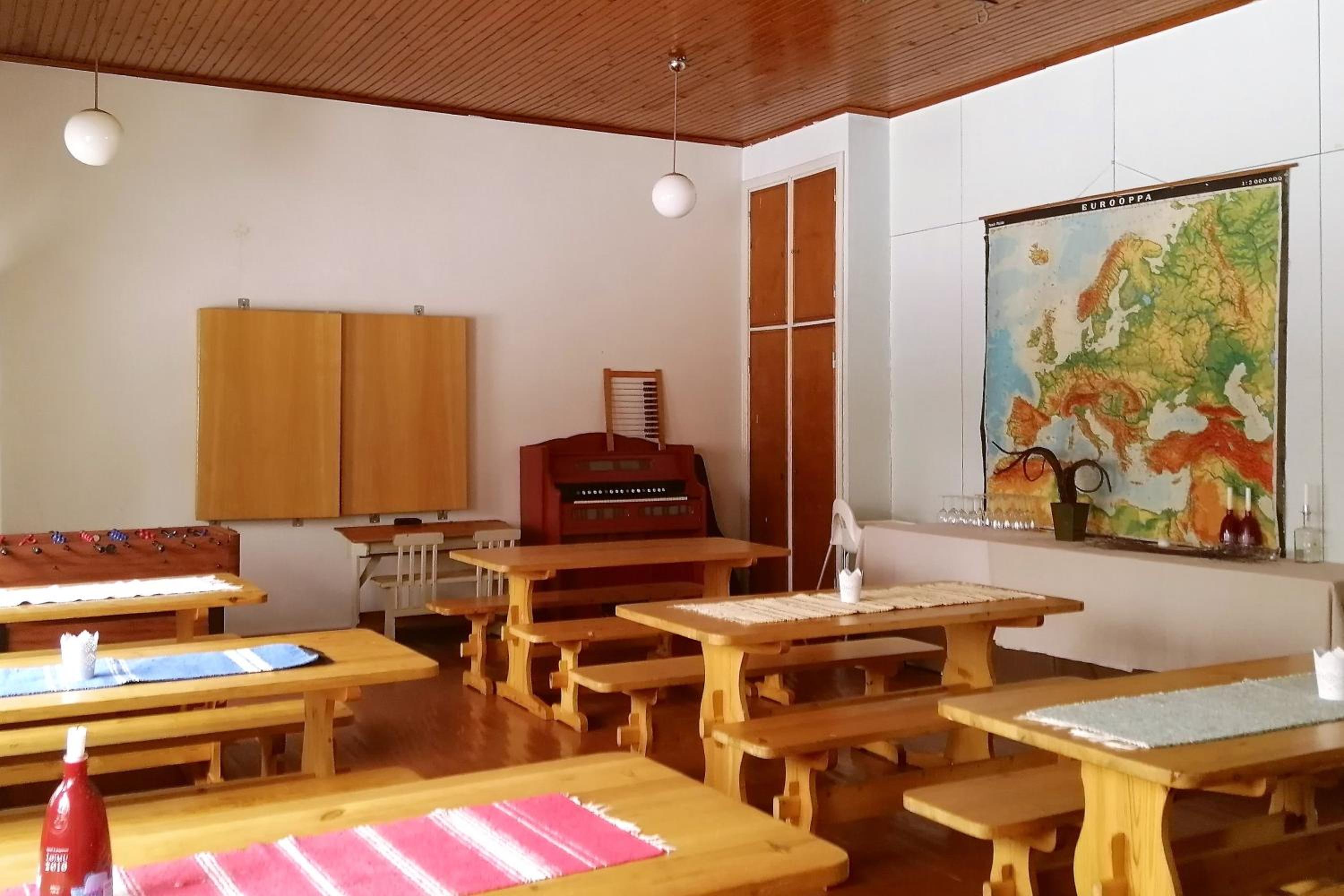 Vanhan Koulun Majatalo-Old School Guest House