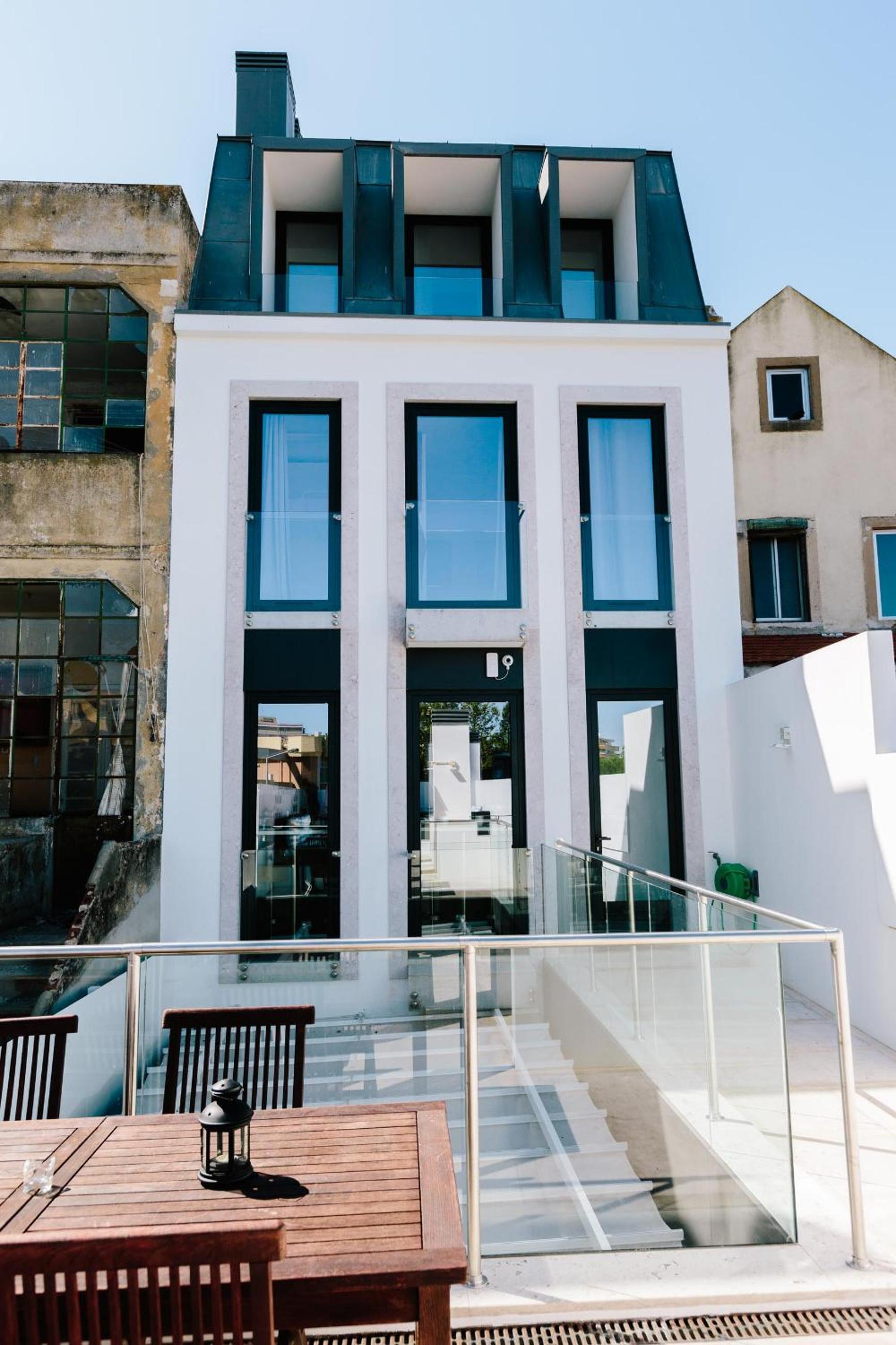 Lisbon South Hostel