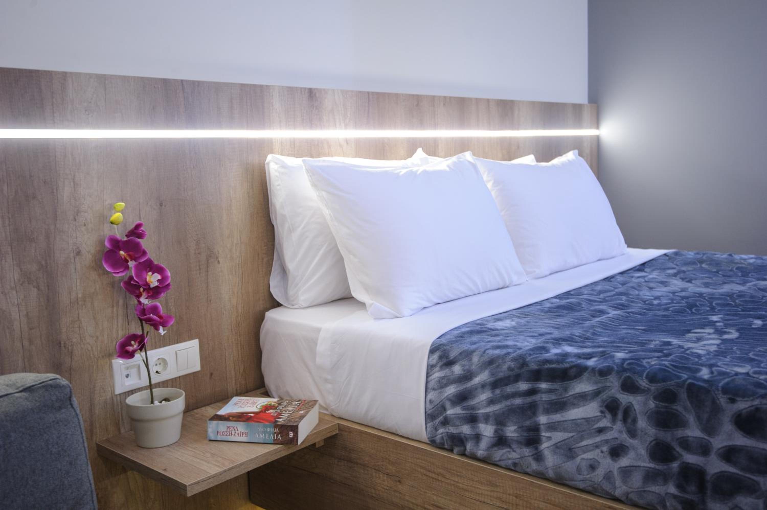 Hotel Yakinthos photo 2