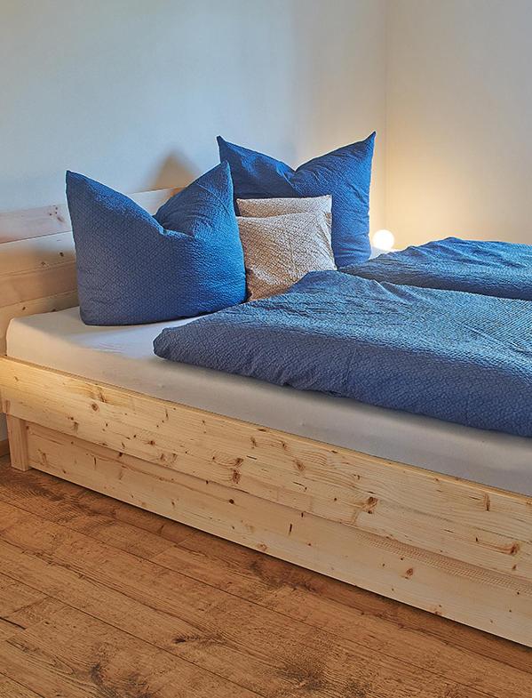 Allgäu Ferienhof Schönberger - Nachhaltige Design Wohnungen bis 6 Personen, Indoor- & Outdoorspielplatz, Lagerfeuer, Brötchenservice