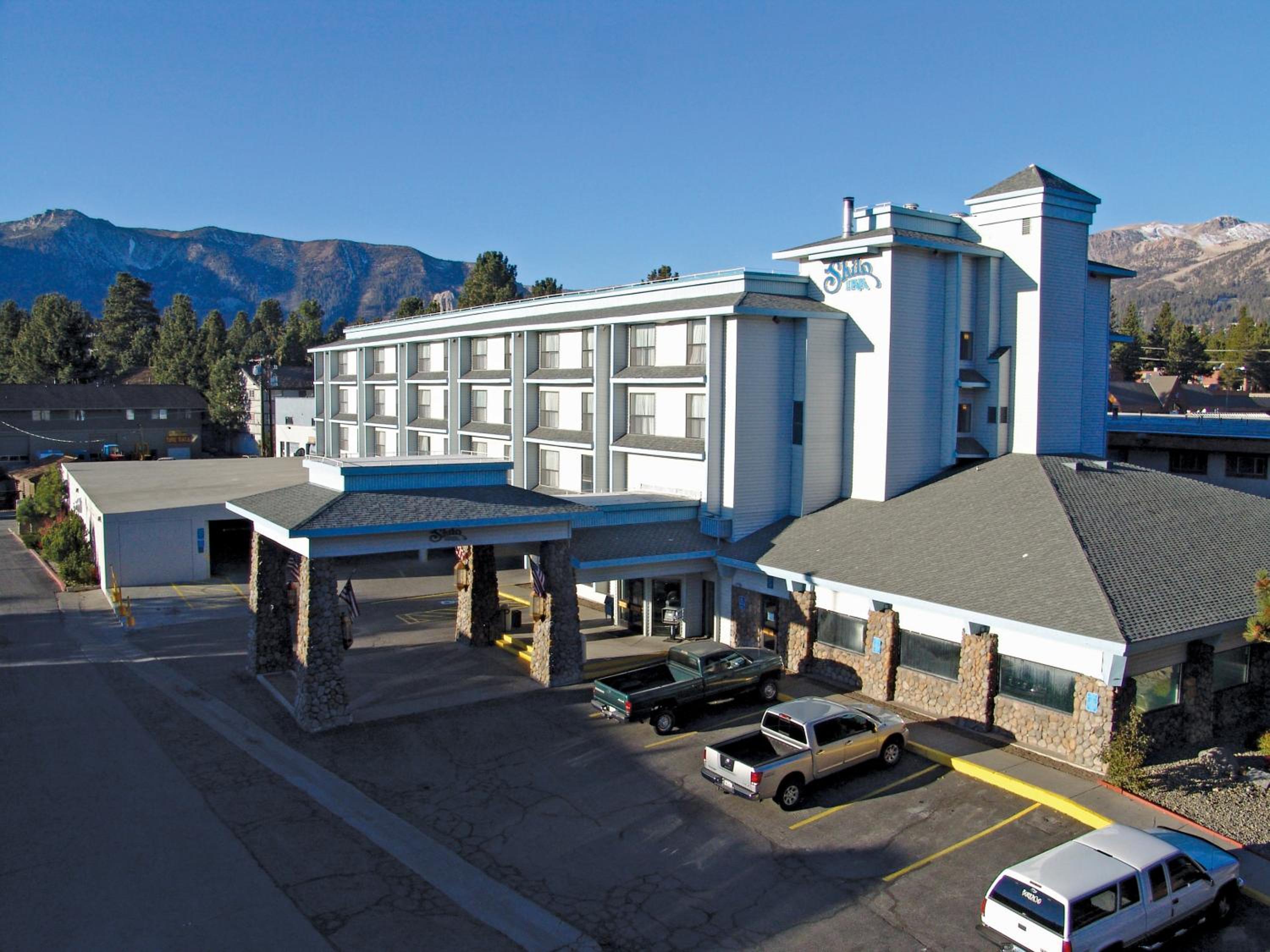 Hotel Shilo Inn Mammoth Lakes - Image 1