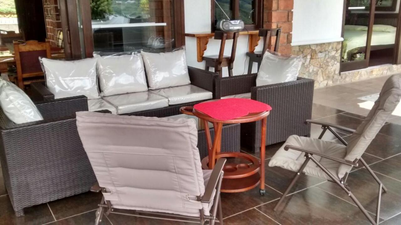 CASA CAMPESTRE MONTECARLO Guatapé- desayuno a pareja