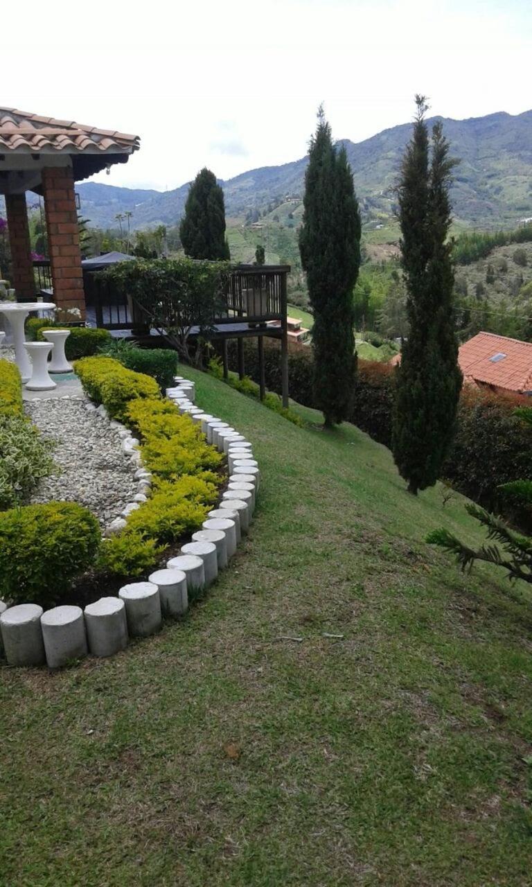 CASA CAMPESTRE MONTECARLO Guatapé- desayuno a pareja
