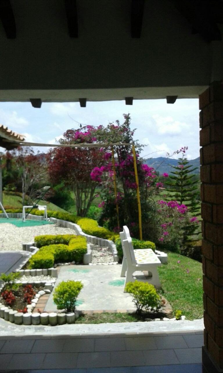 CASA CAMPESTRE MONTECARLO Guatapé- desayuno a pareja
