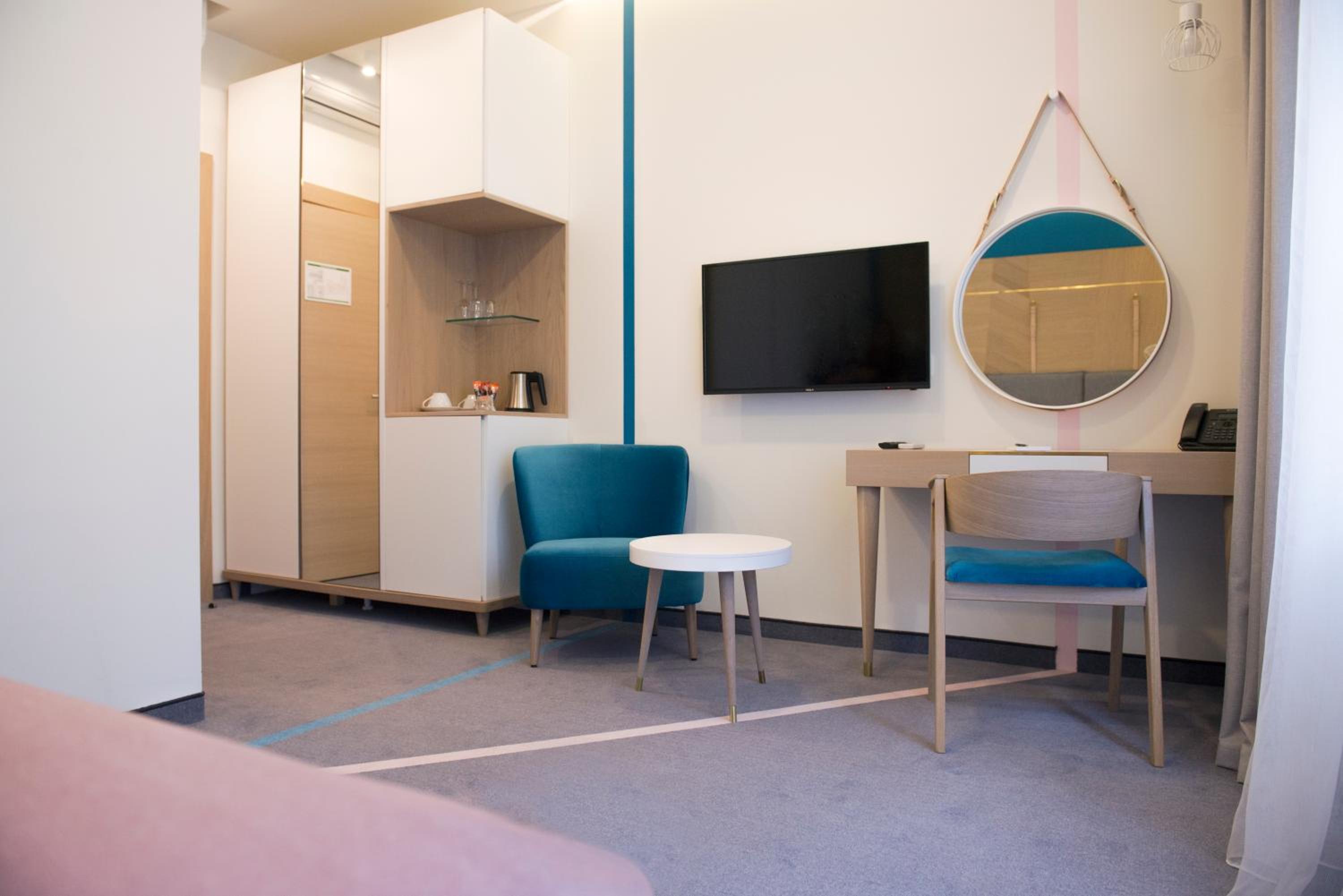 City Nest Modern & Cozy Suites