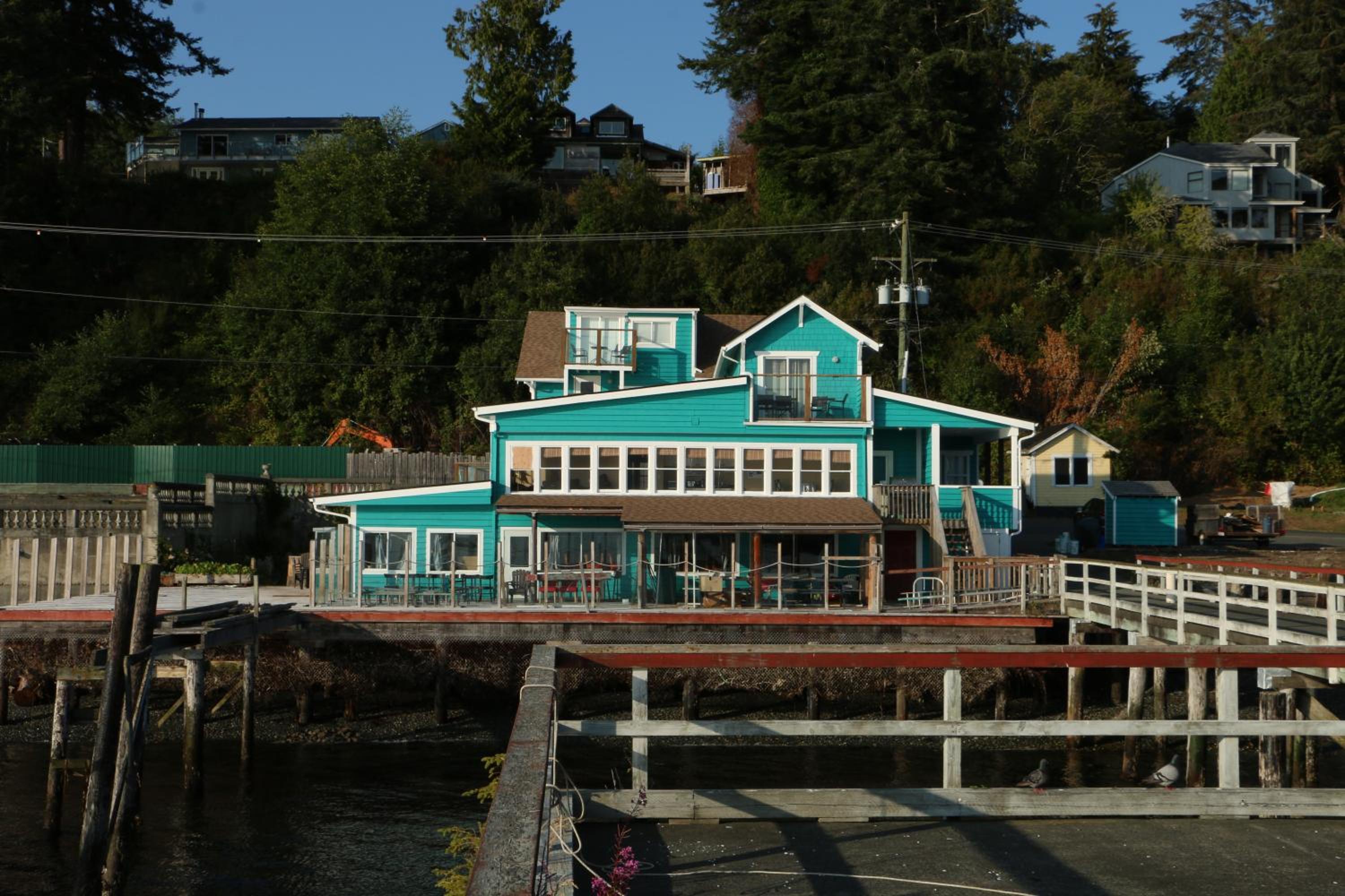 Nimpkish Hotel