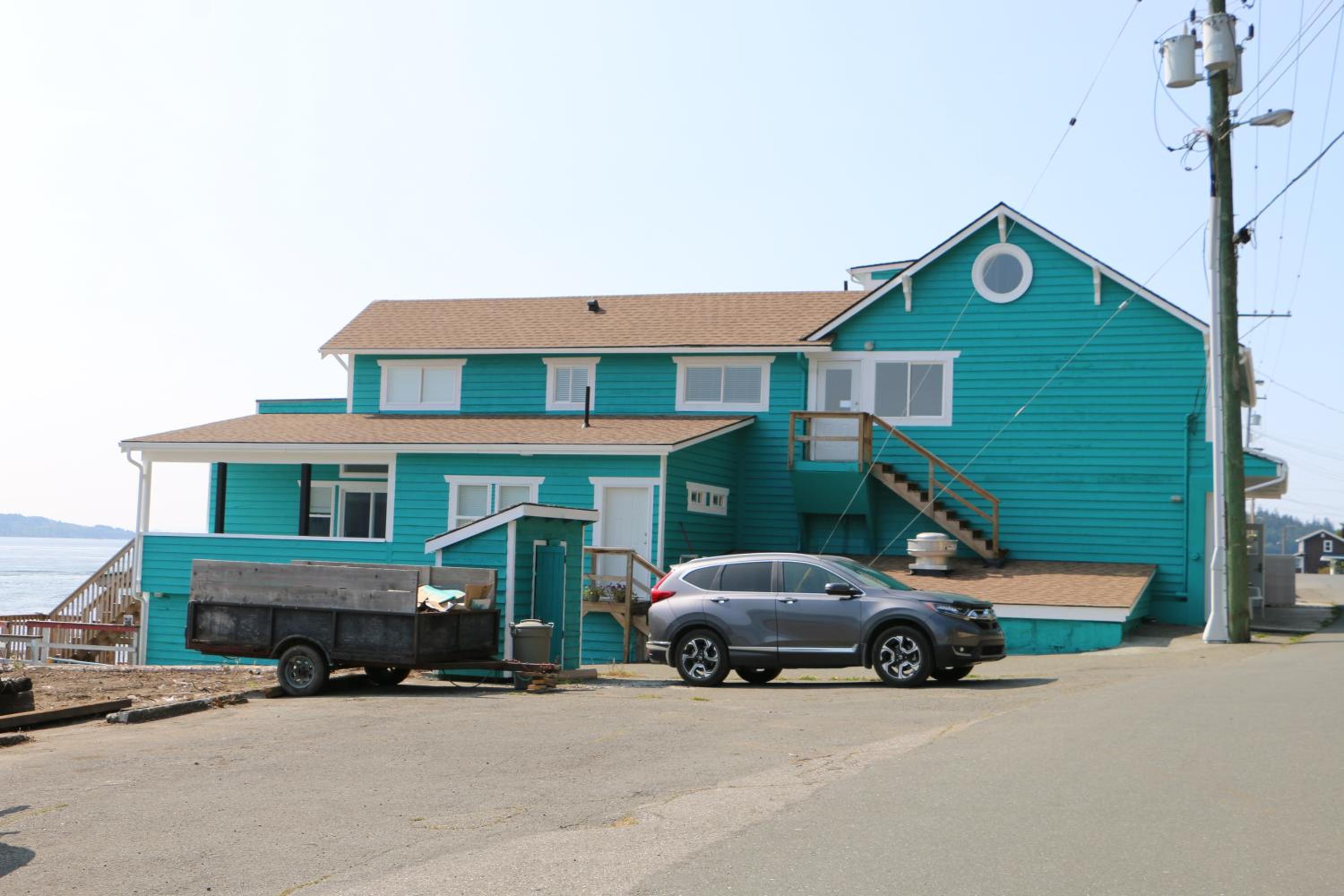 Nimpkish Hotel