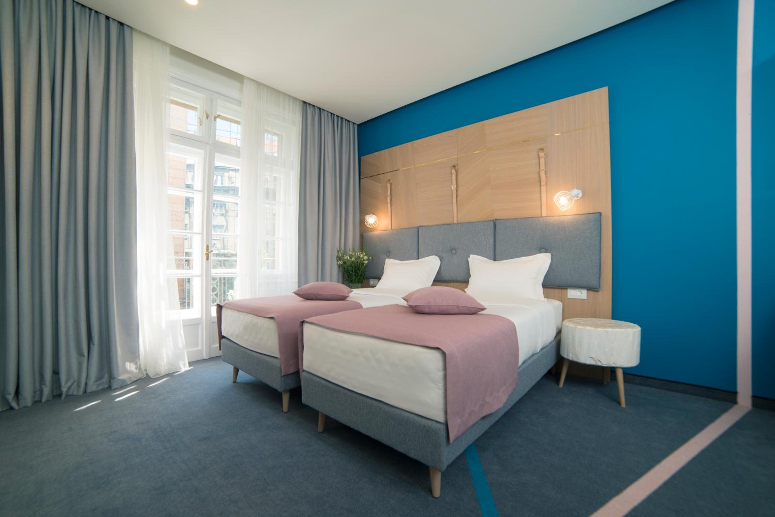City Nest Modern & Cozy Suites