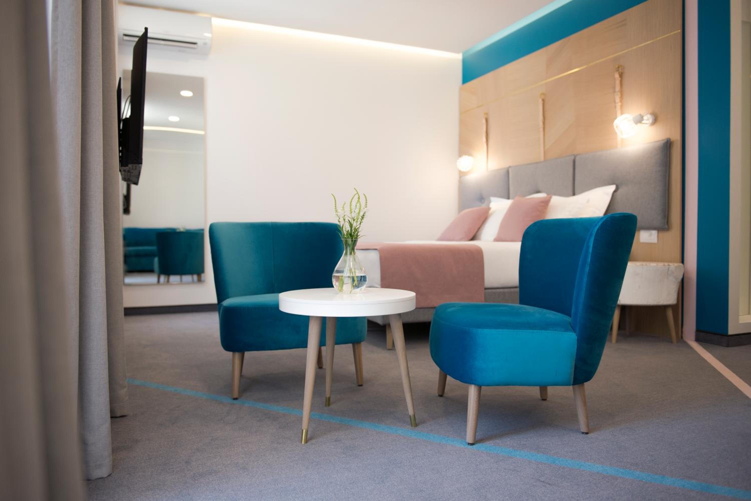City Nest Modern & Cozy Suites