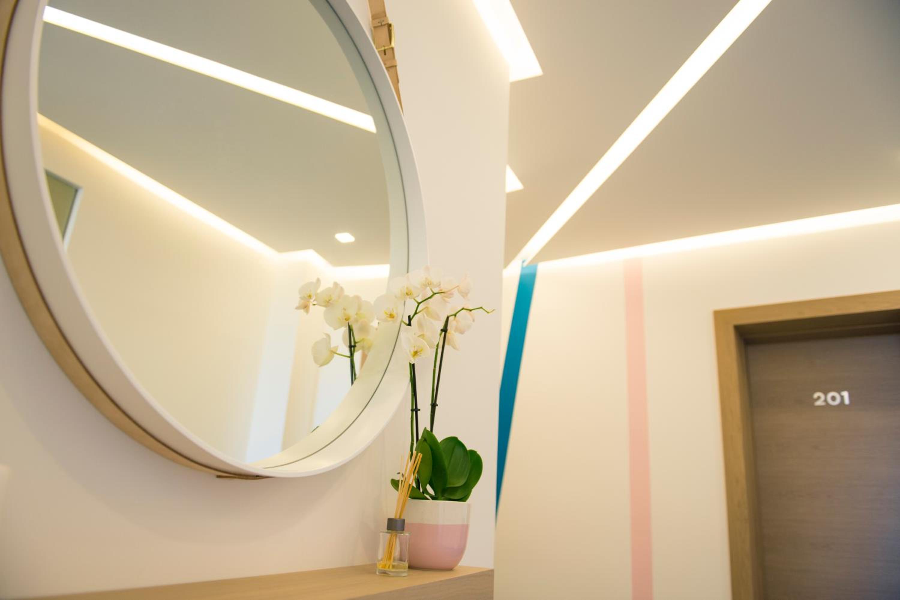 City Nest Modern & Cozy Suites