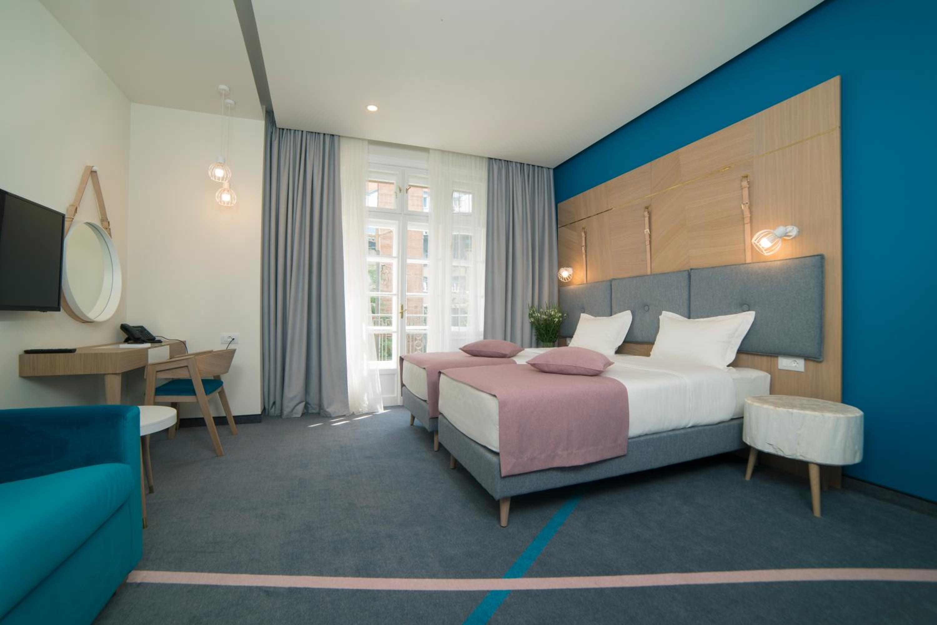City Nest Modern & Cozy Suites