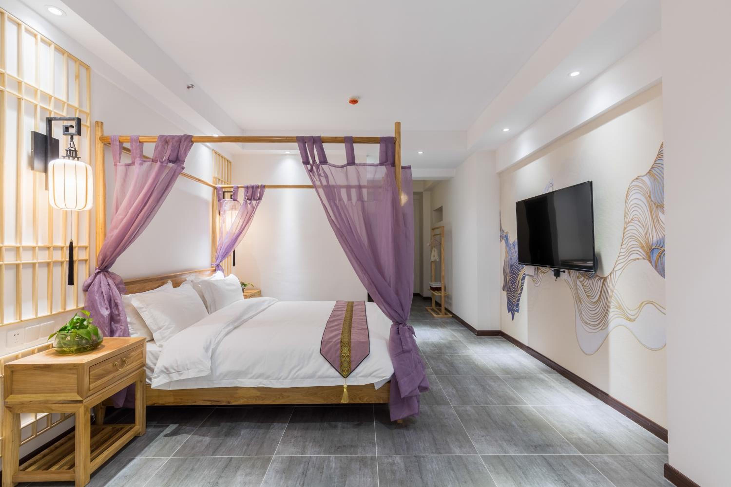 Chongqing Ouranjian Lake View Guesthouse