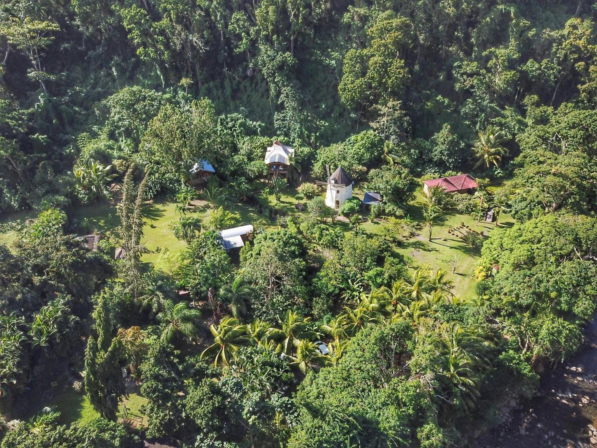 West Indies Cottage, cottages haut de gamme avec piscine, jacuzzi et vue jungle