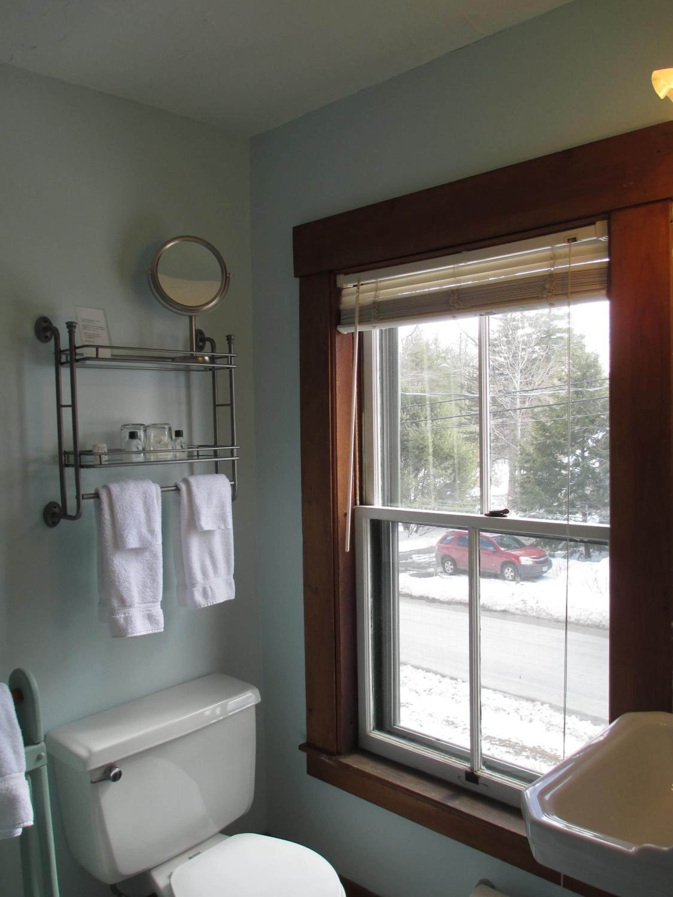 Follansbee Inn