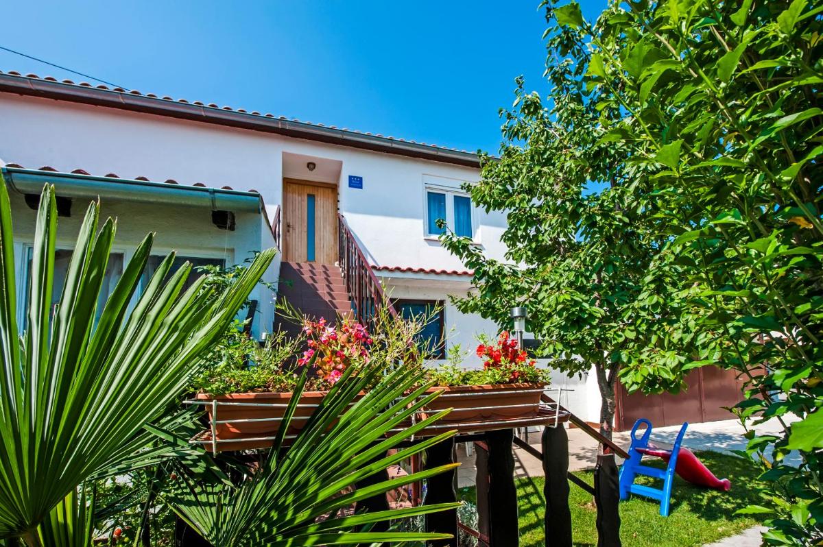 Holiday home and Apartment Dubravka