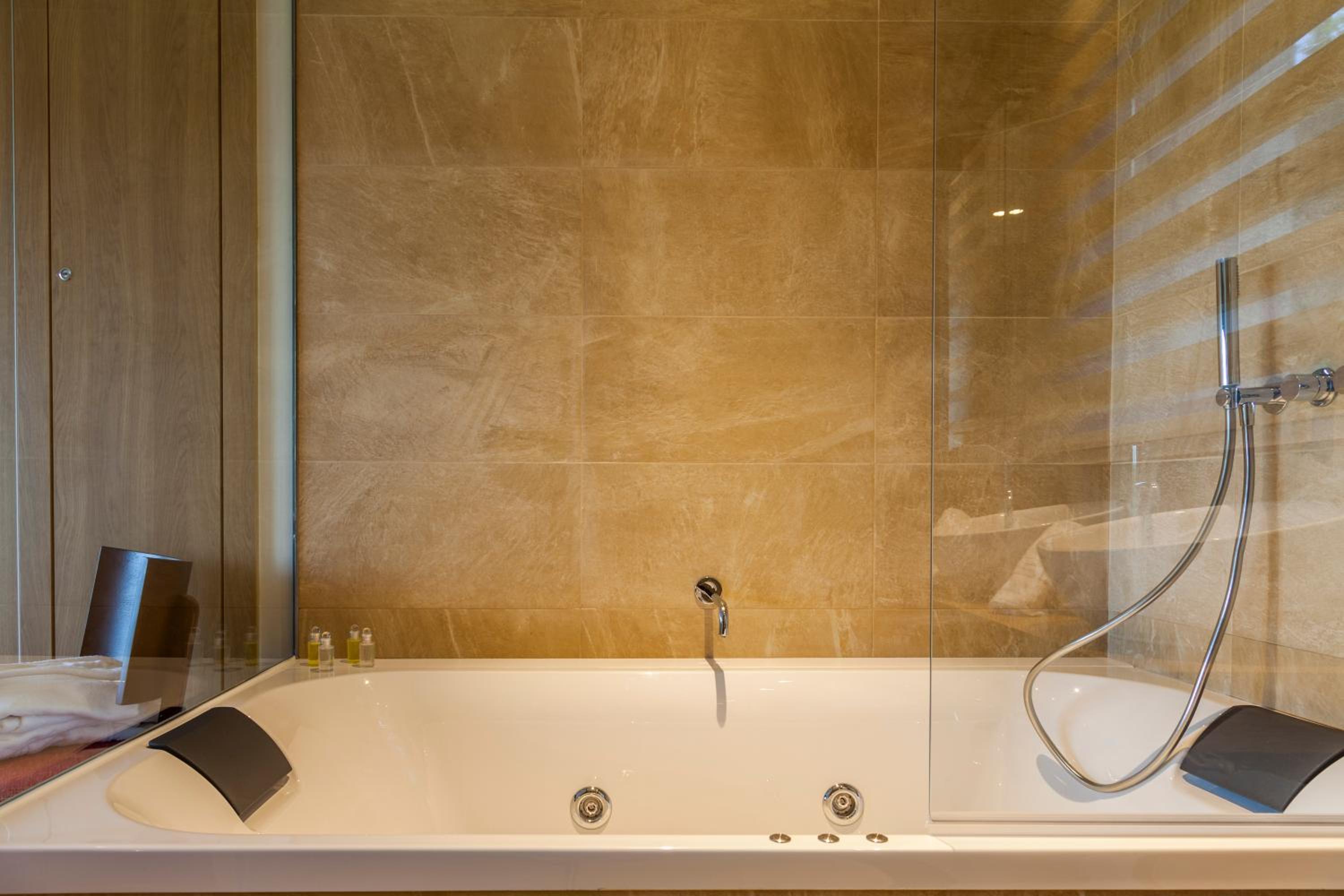 A Maquia en Poio — bathroom
