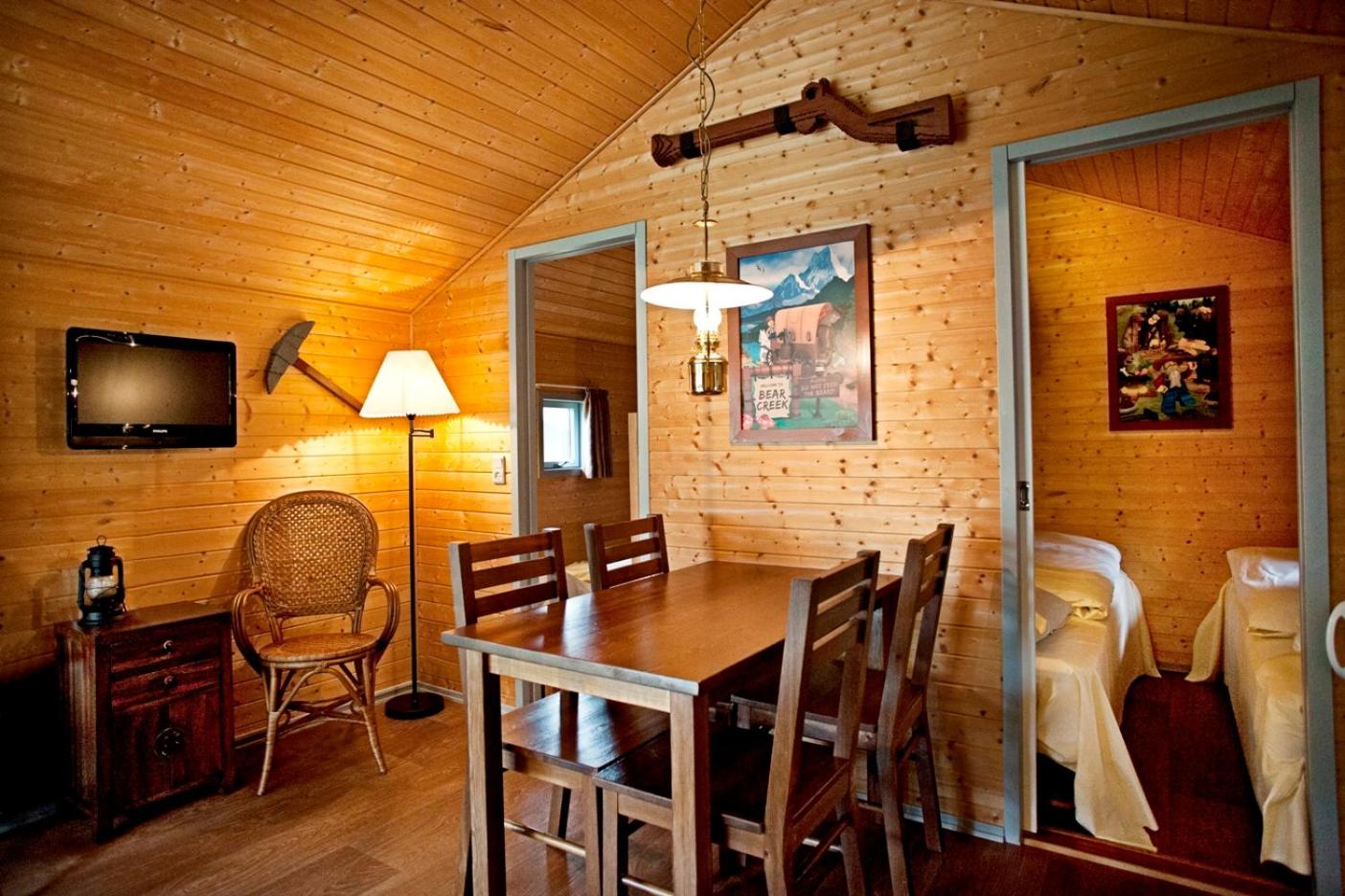 LEGOLAND Wild West Cabins