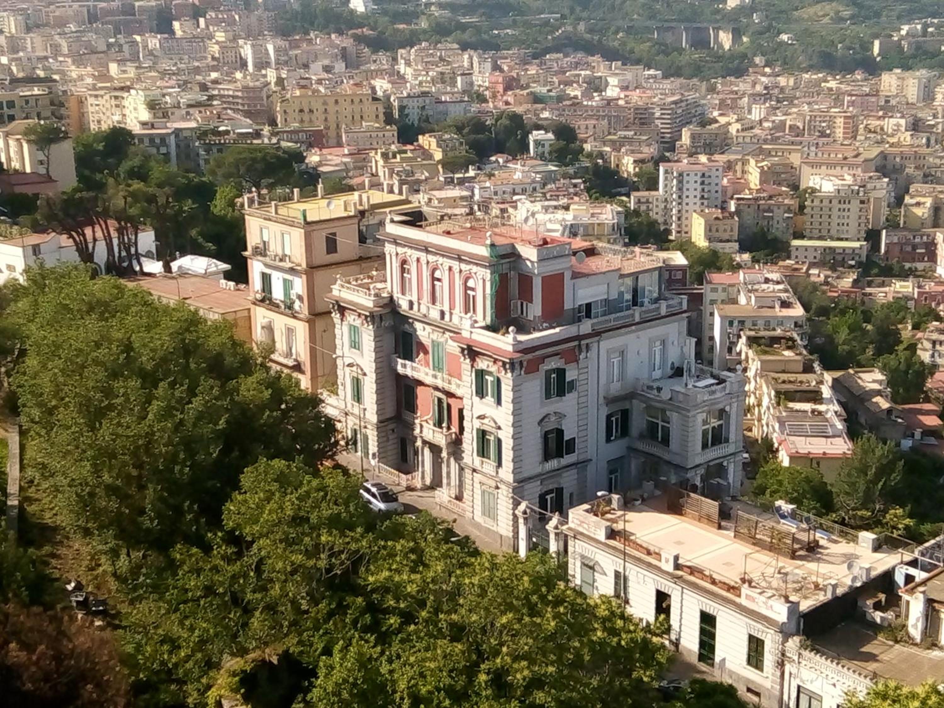 L'Atelier Vedi Napoli ai tuoi piedi