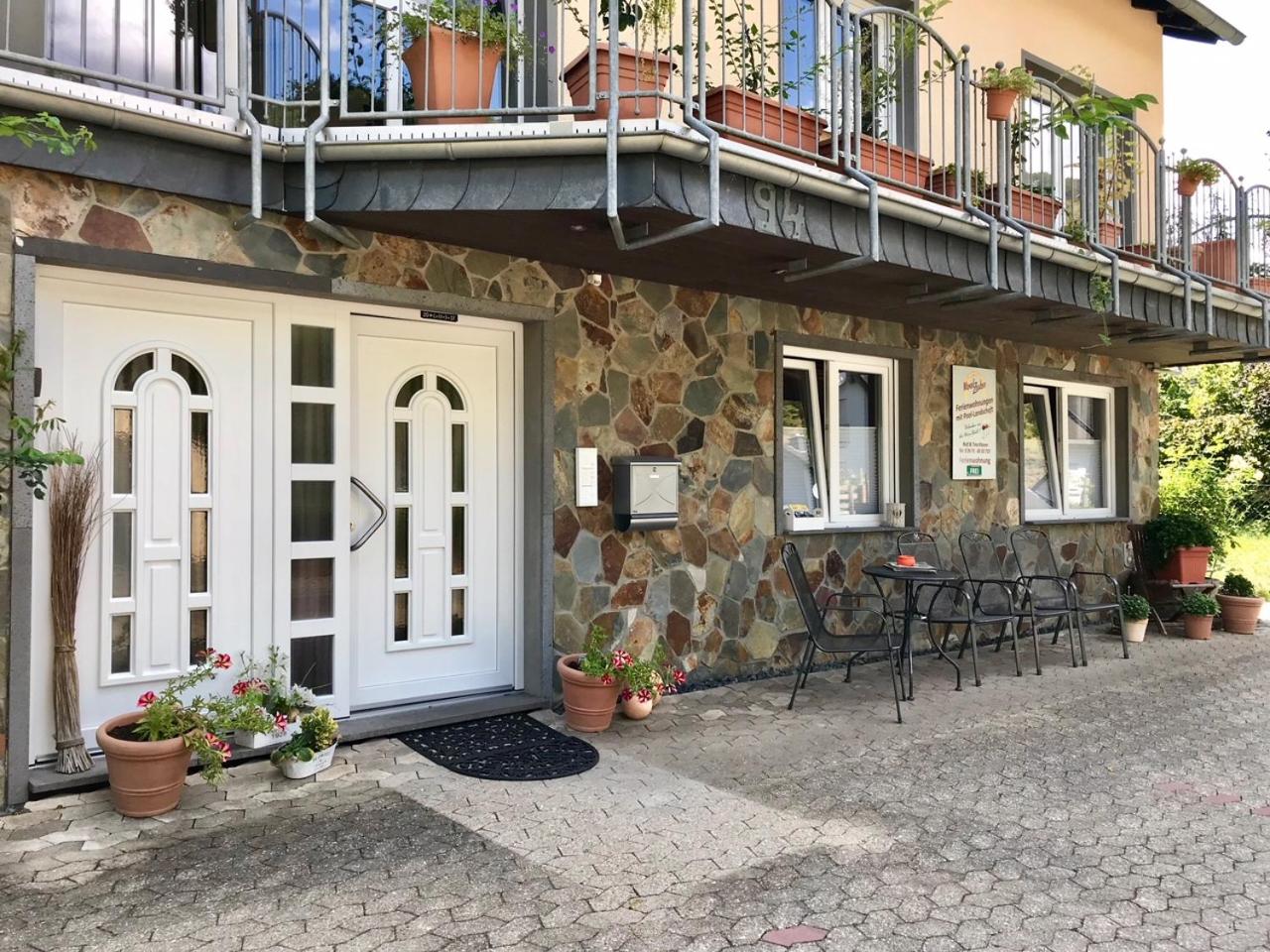 Residenz Moselzauber - Ferienwohnungen mit Pool Landschaft view 5
