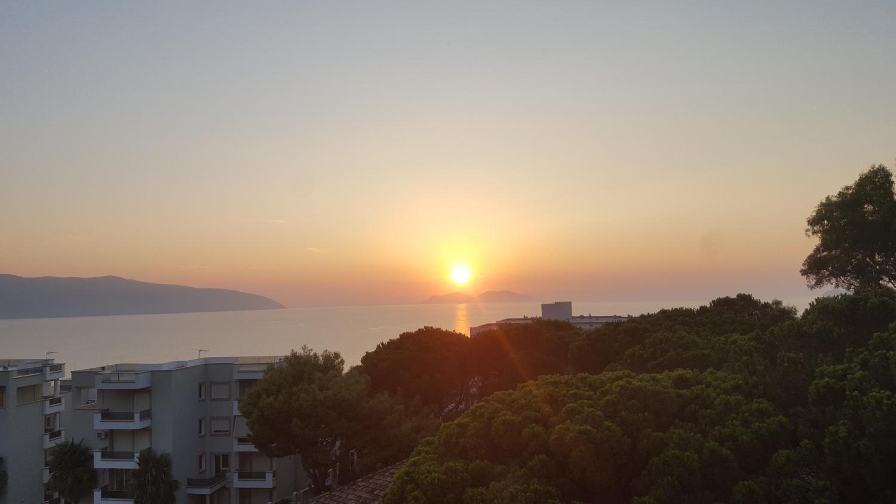 Redsun Apartment