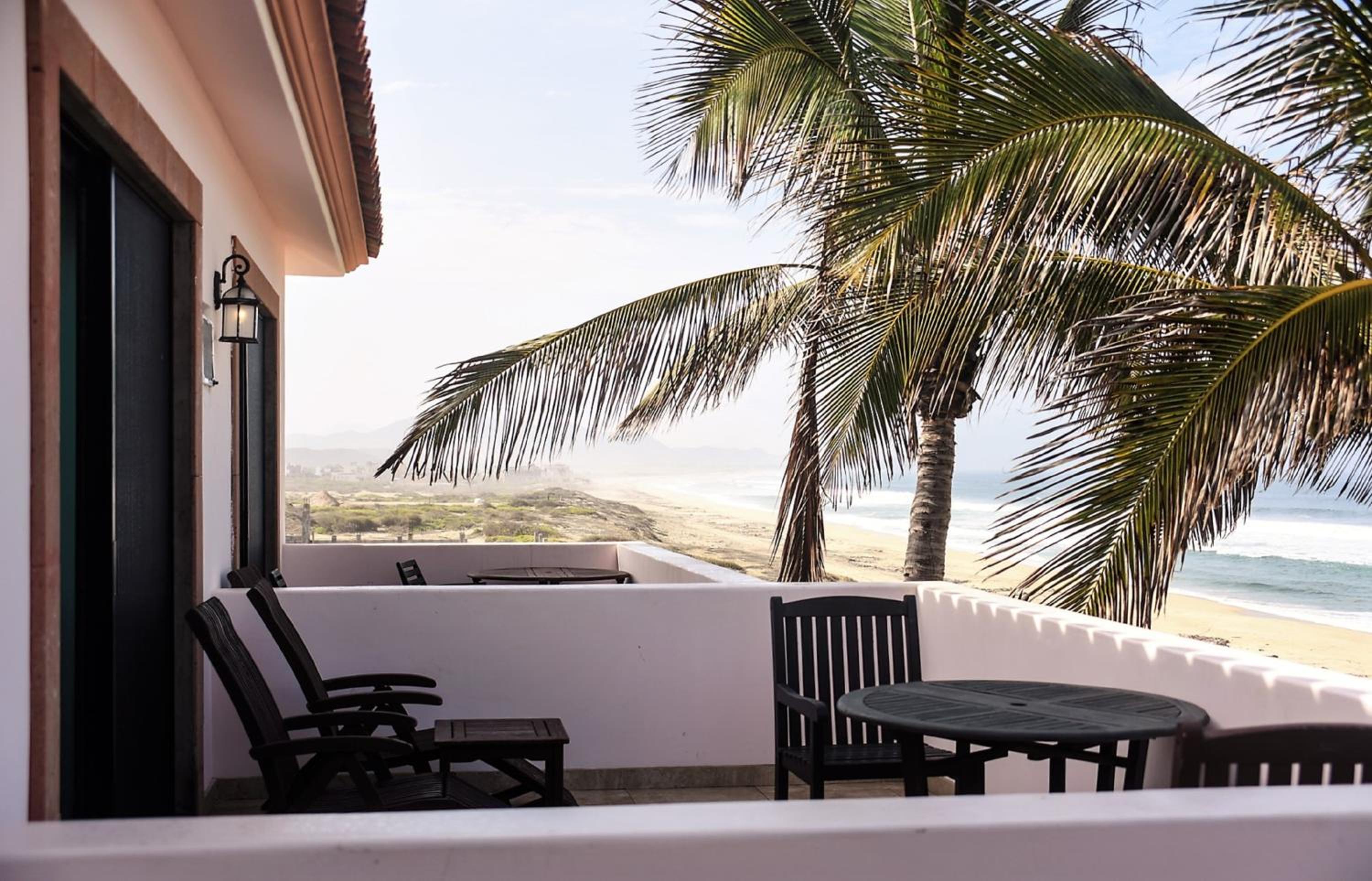 Cerritos Beach Inn