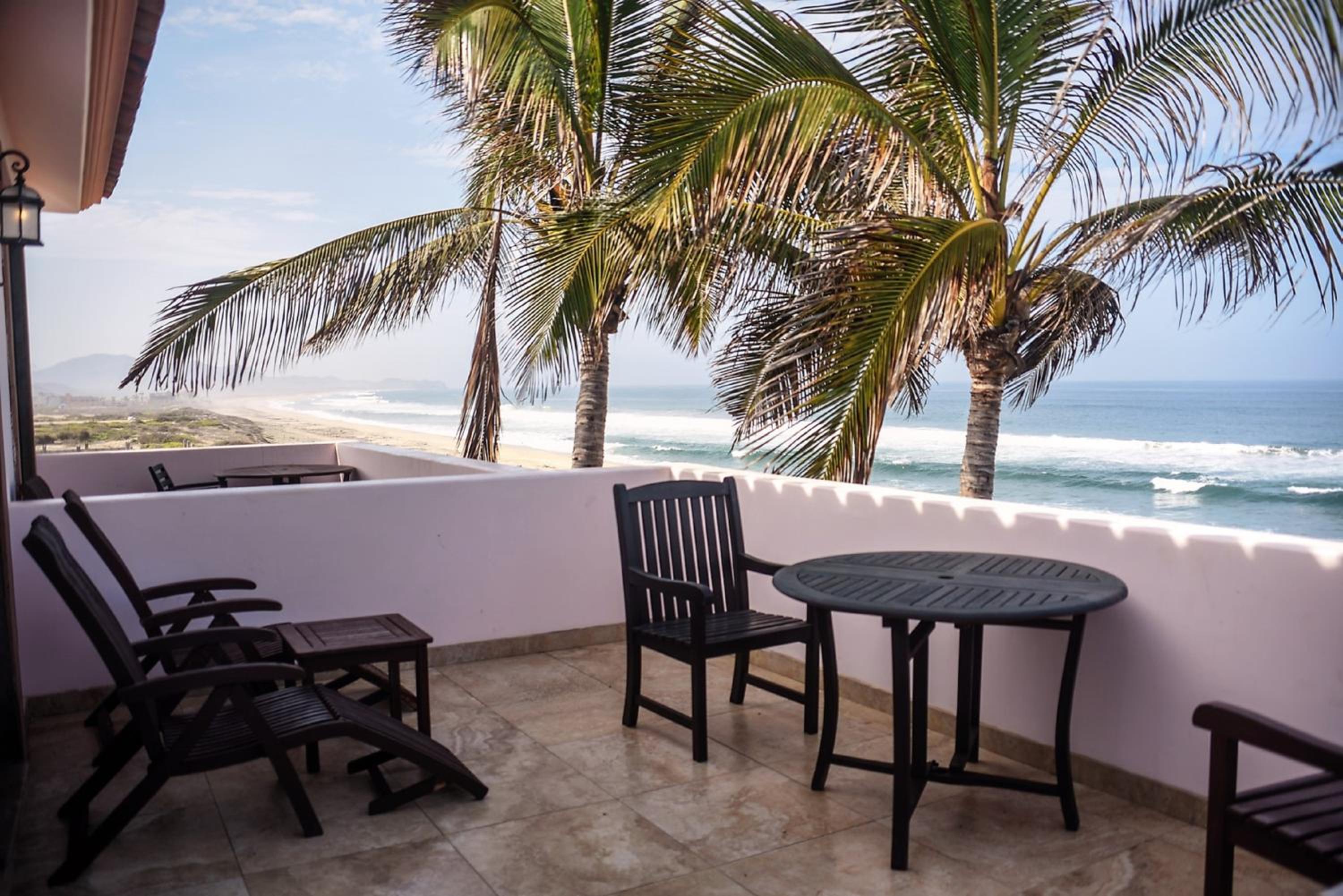 Cerritos Beach Inn