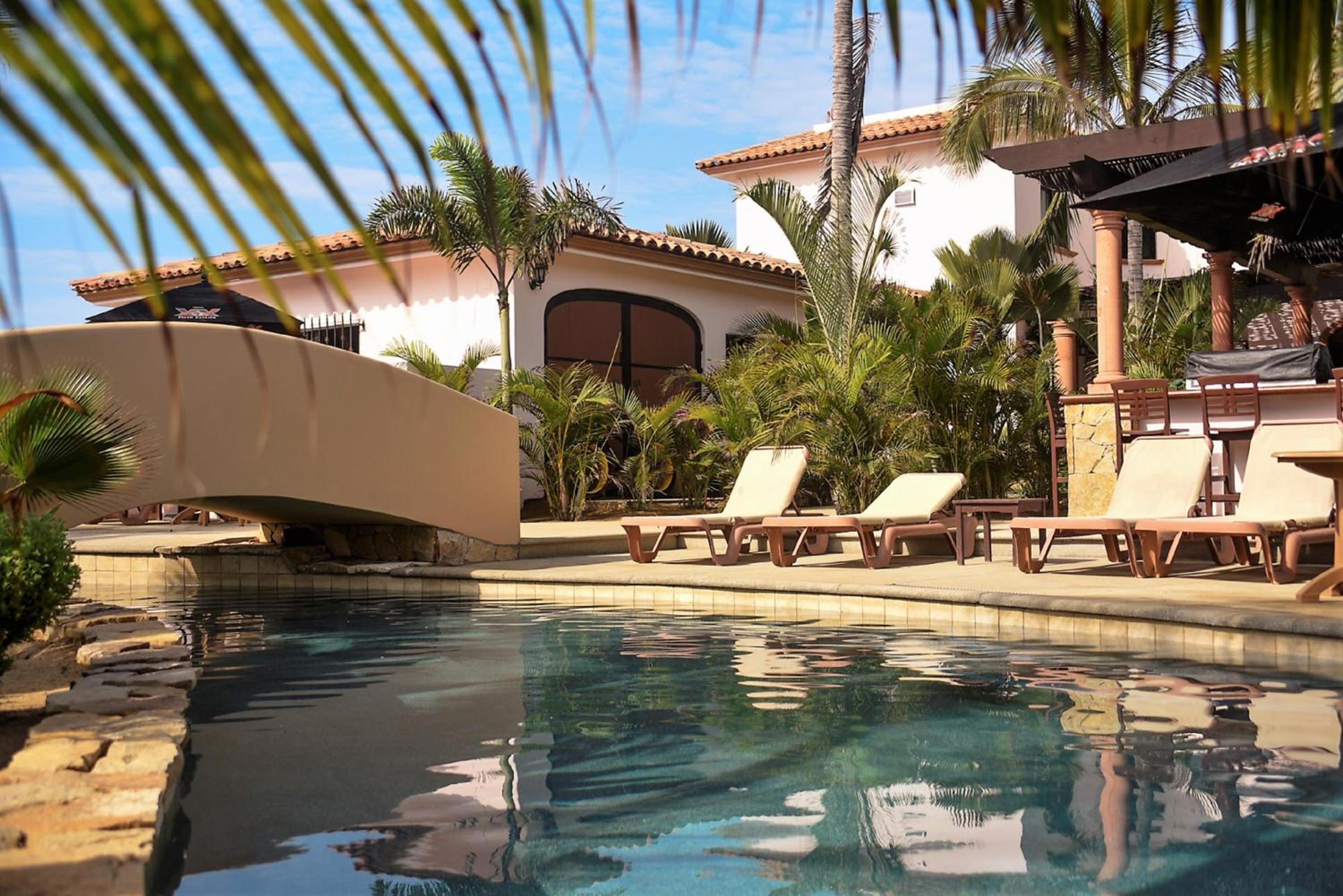 Cerritos Beach Inn