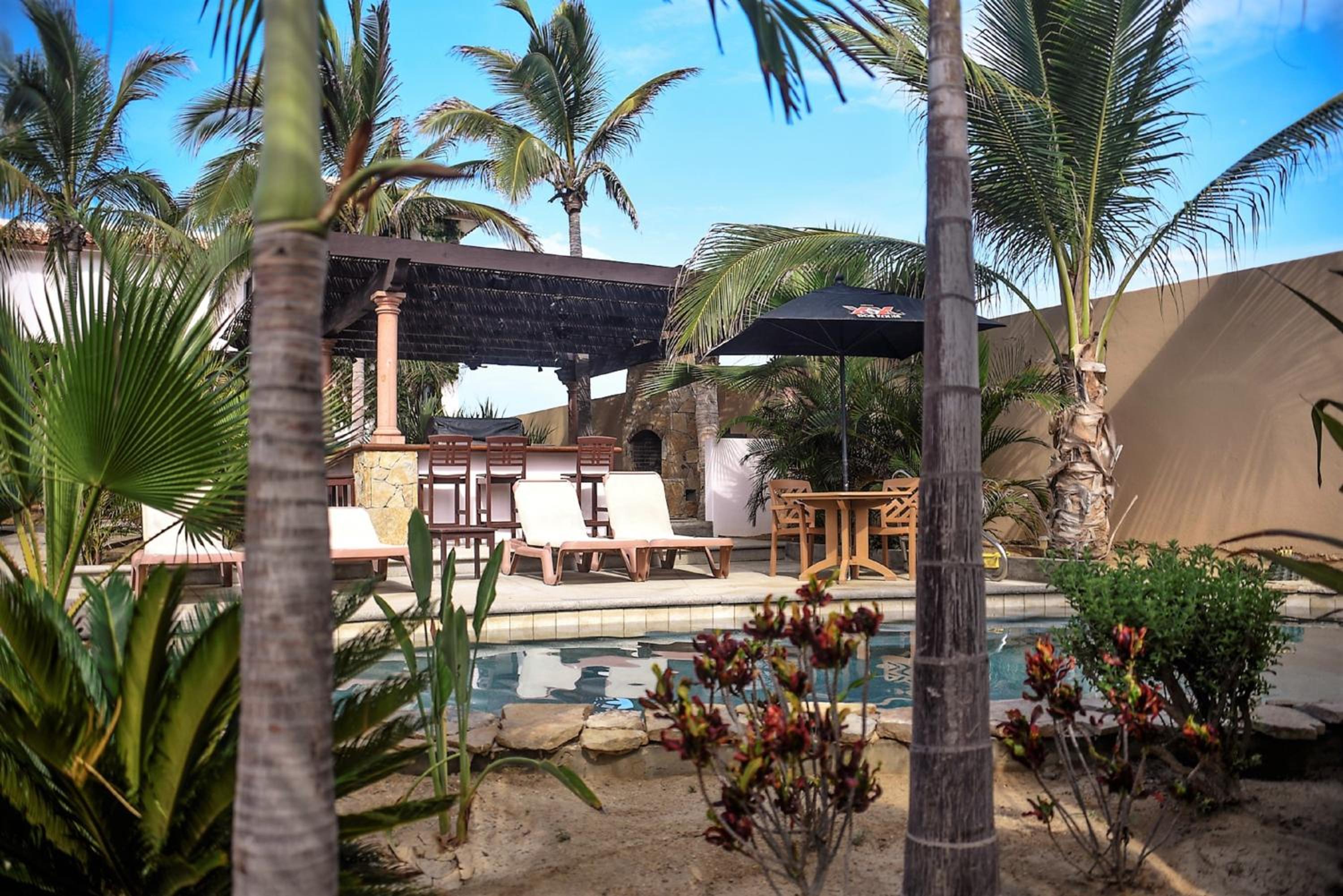 Cerritos Beach Inn