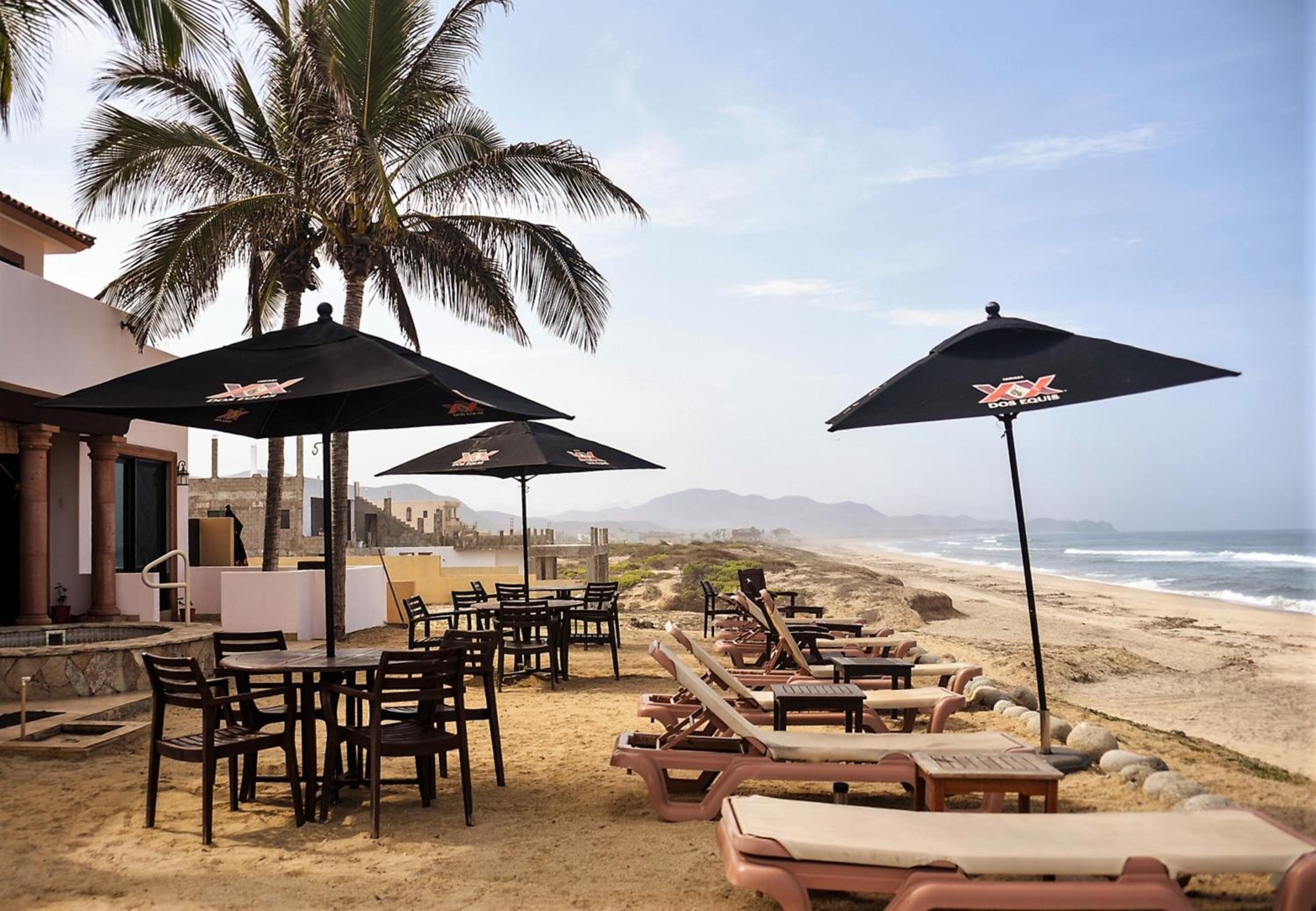 Cerritos Beach Inn