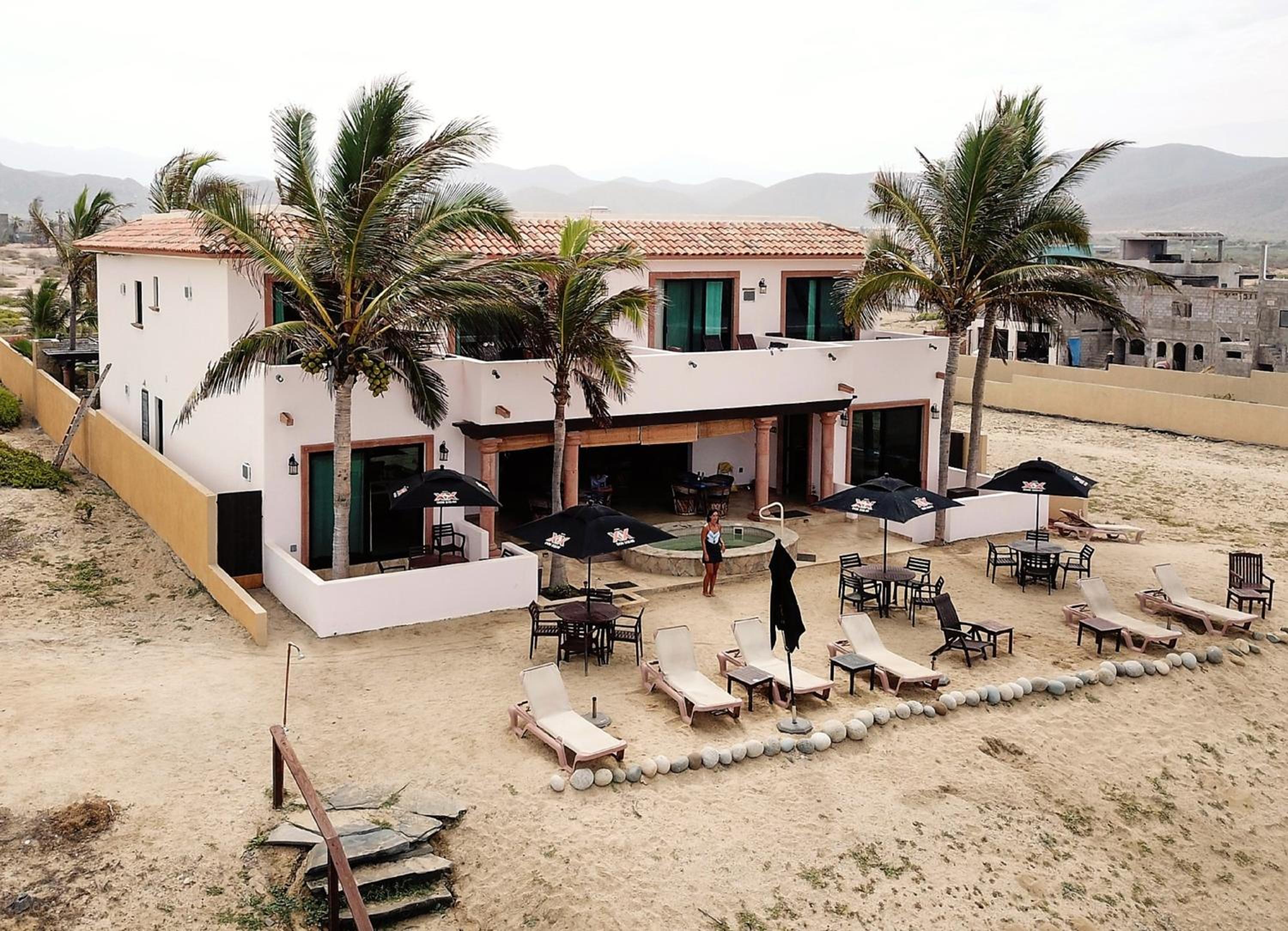 Cerritos Beach Inn