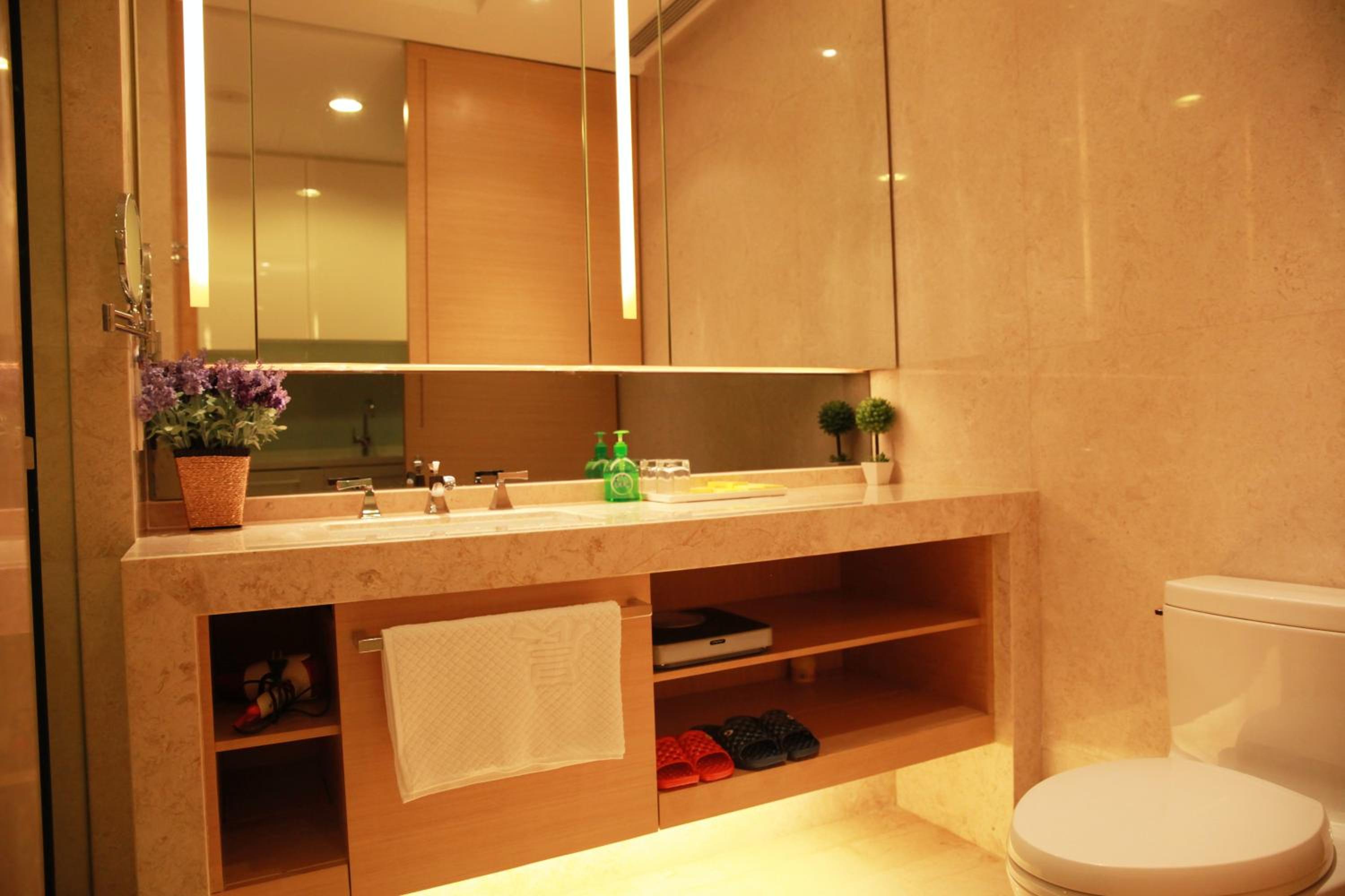 Checkinn International Apartment (GuangZhou PaZhou Poly World Trade Branch)