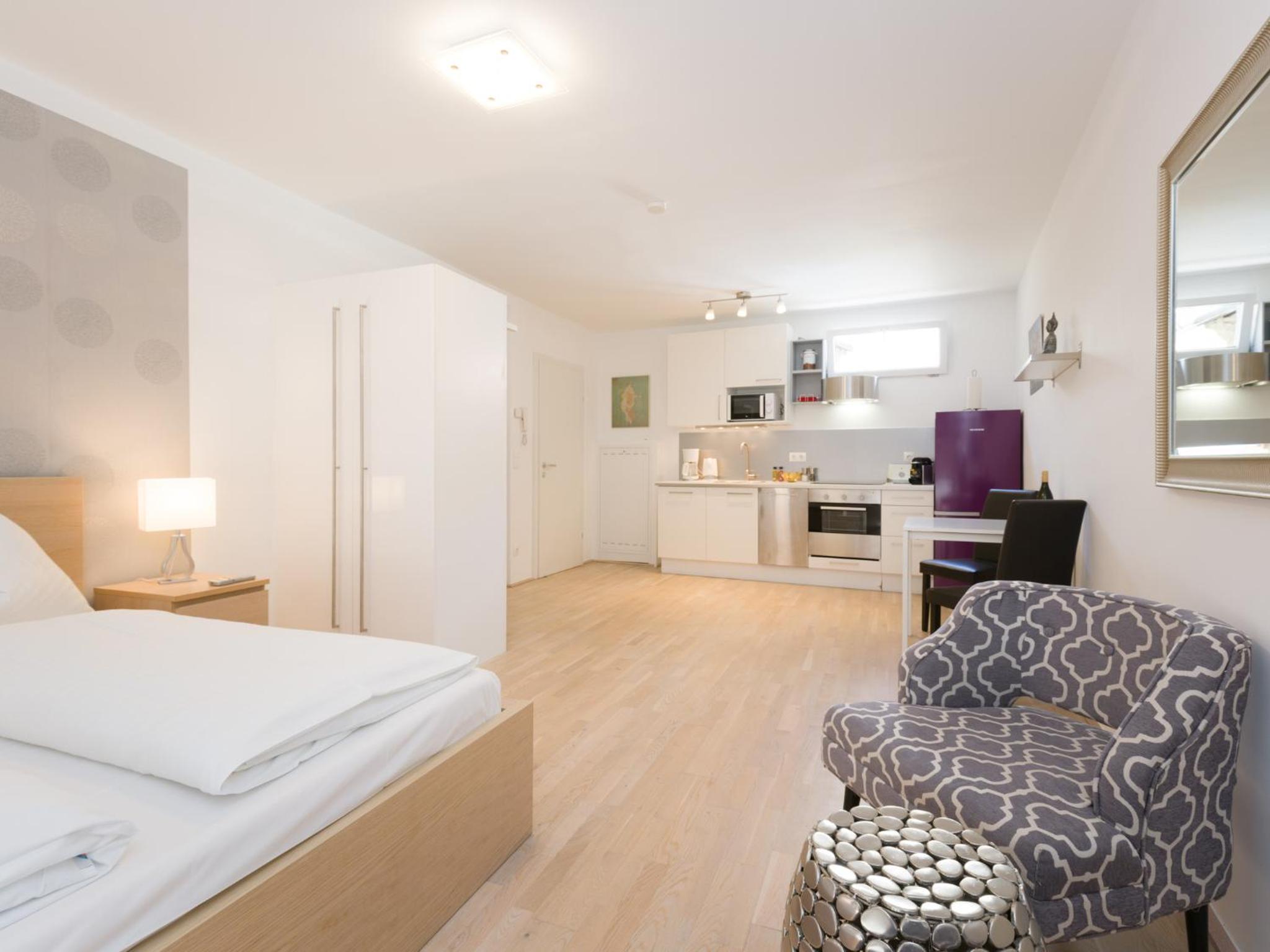 Christian Apartments Oper - contactless check in