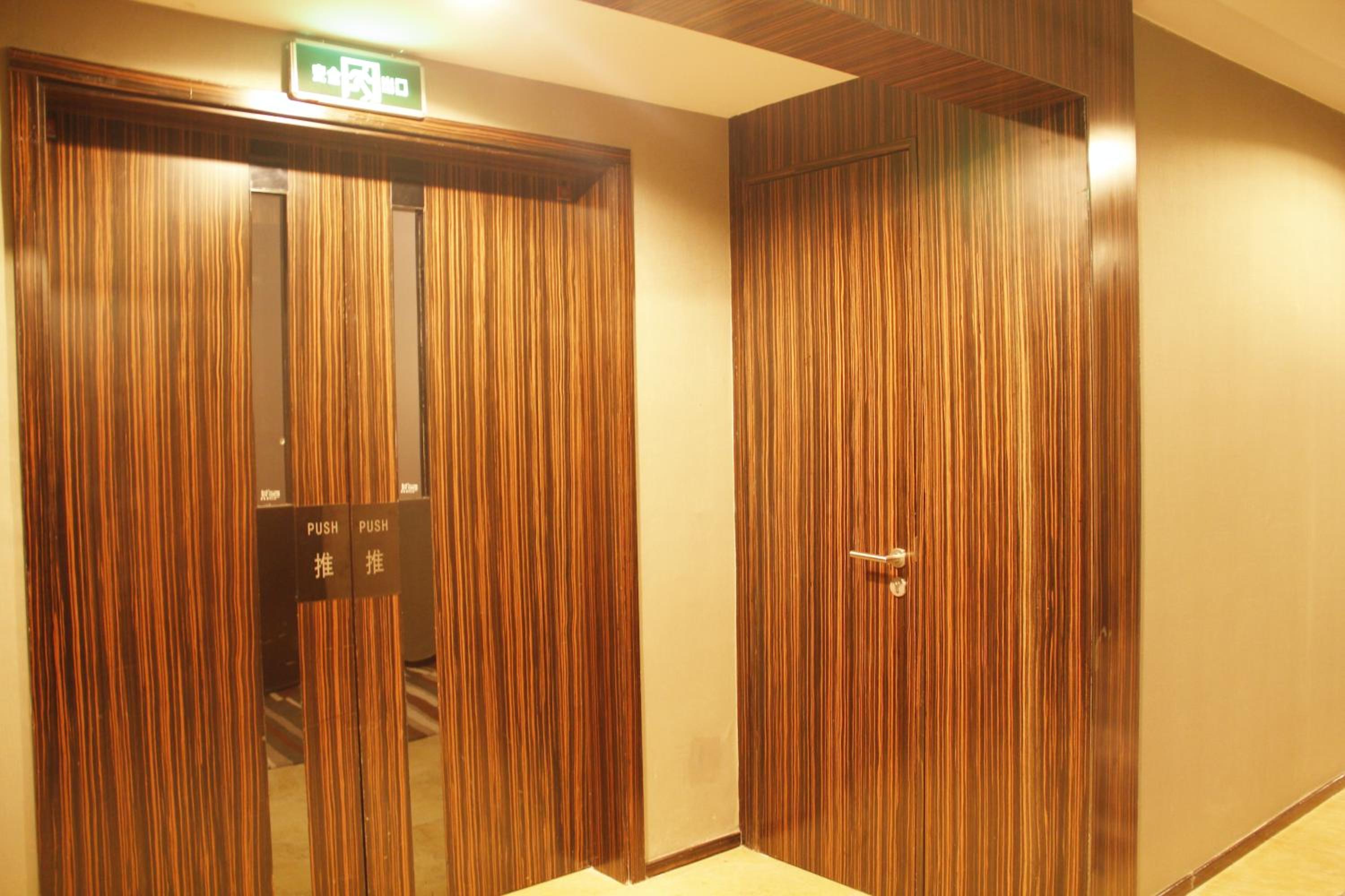 Checkinn International Apartment (GuangZhou PaZhou Poly World Trade Branch)