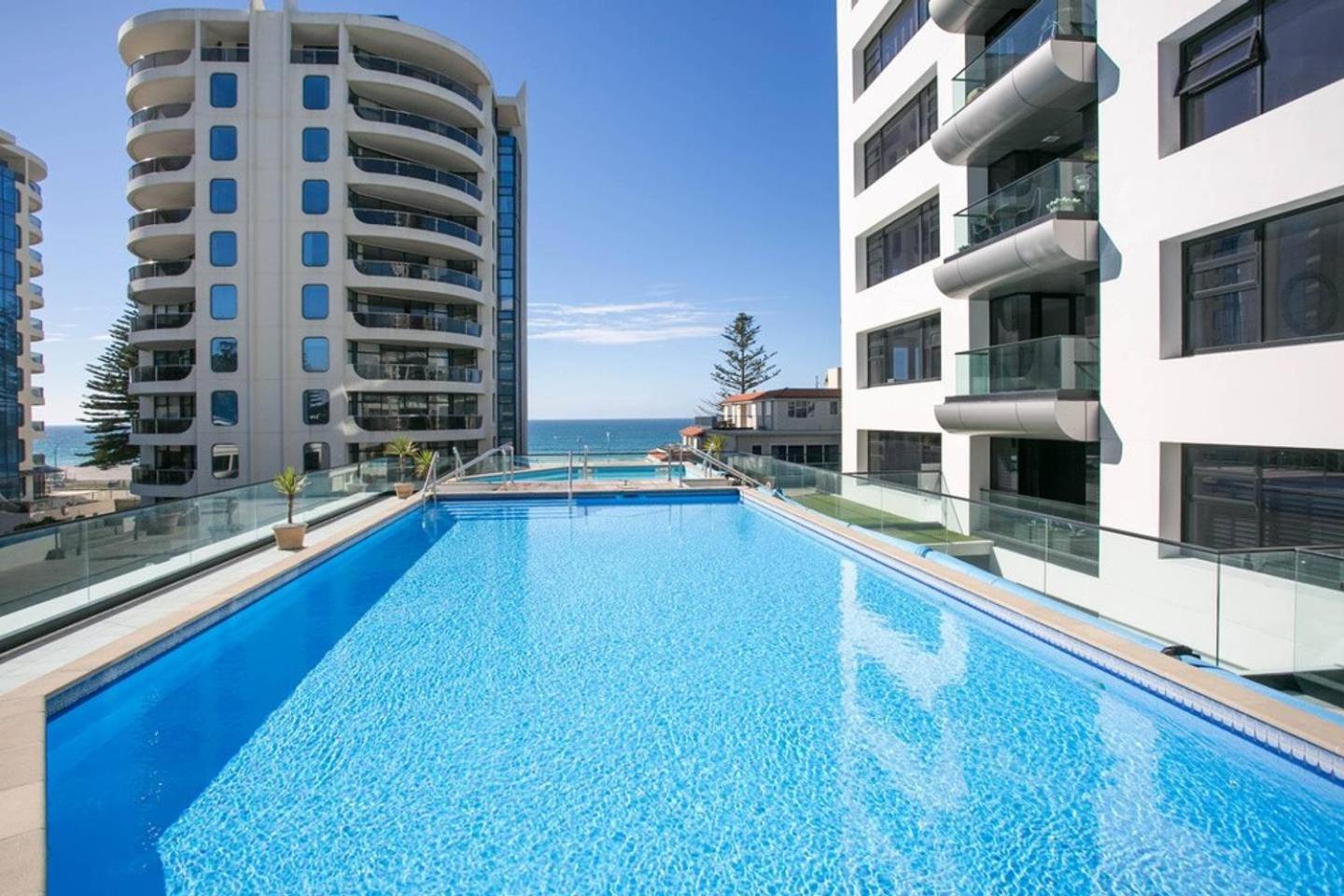 Luxury Ocean & Harbour Views - Heated Pool, Main Beach & Gym view 2