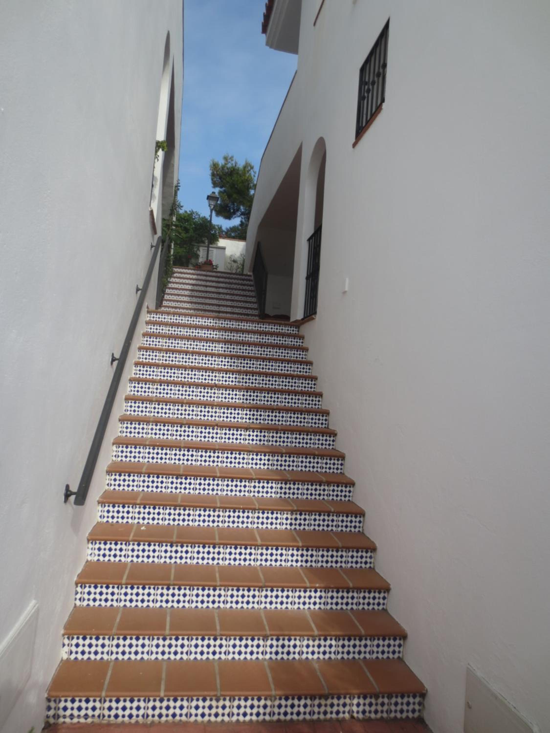 Spaciously Cosy Apartment 5b close to beach view 4