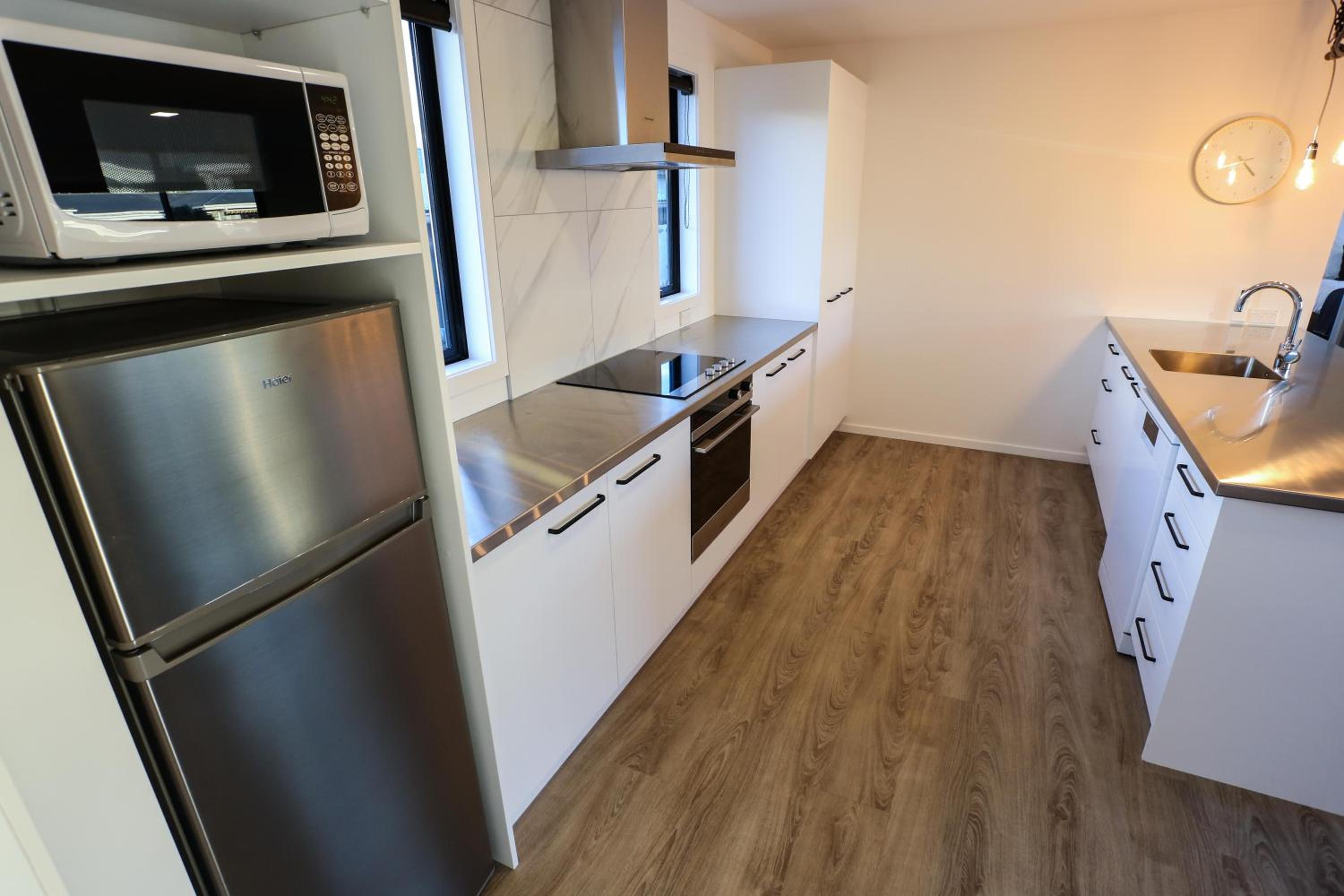Stow Wanaka 4 -Charming Space, Just a Stone Throw from Central Wanaka view 3