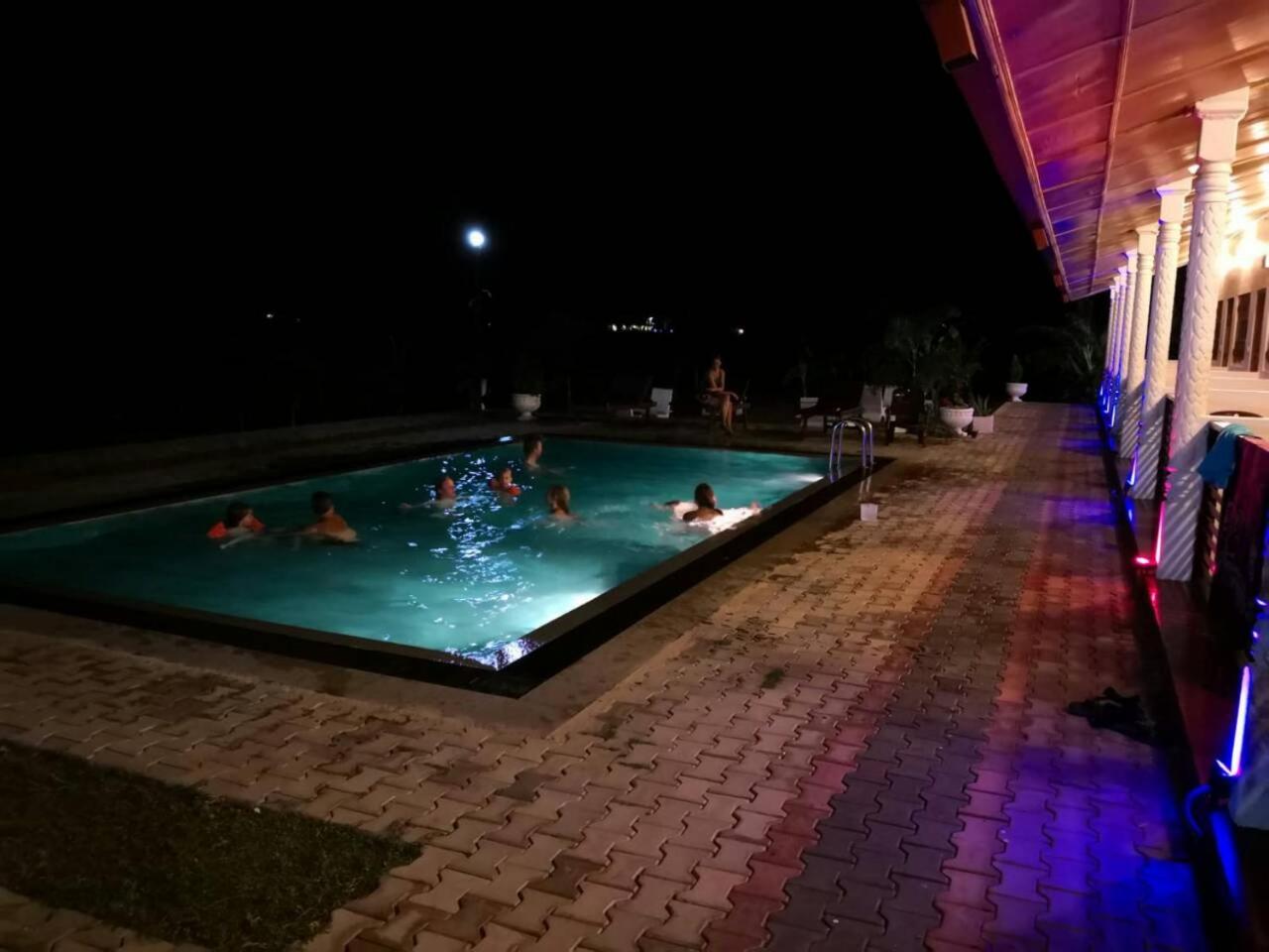 Shan Guest and Restaurant Nilaveli