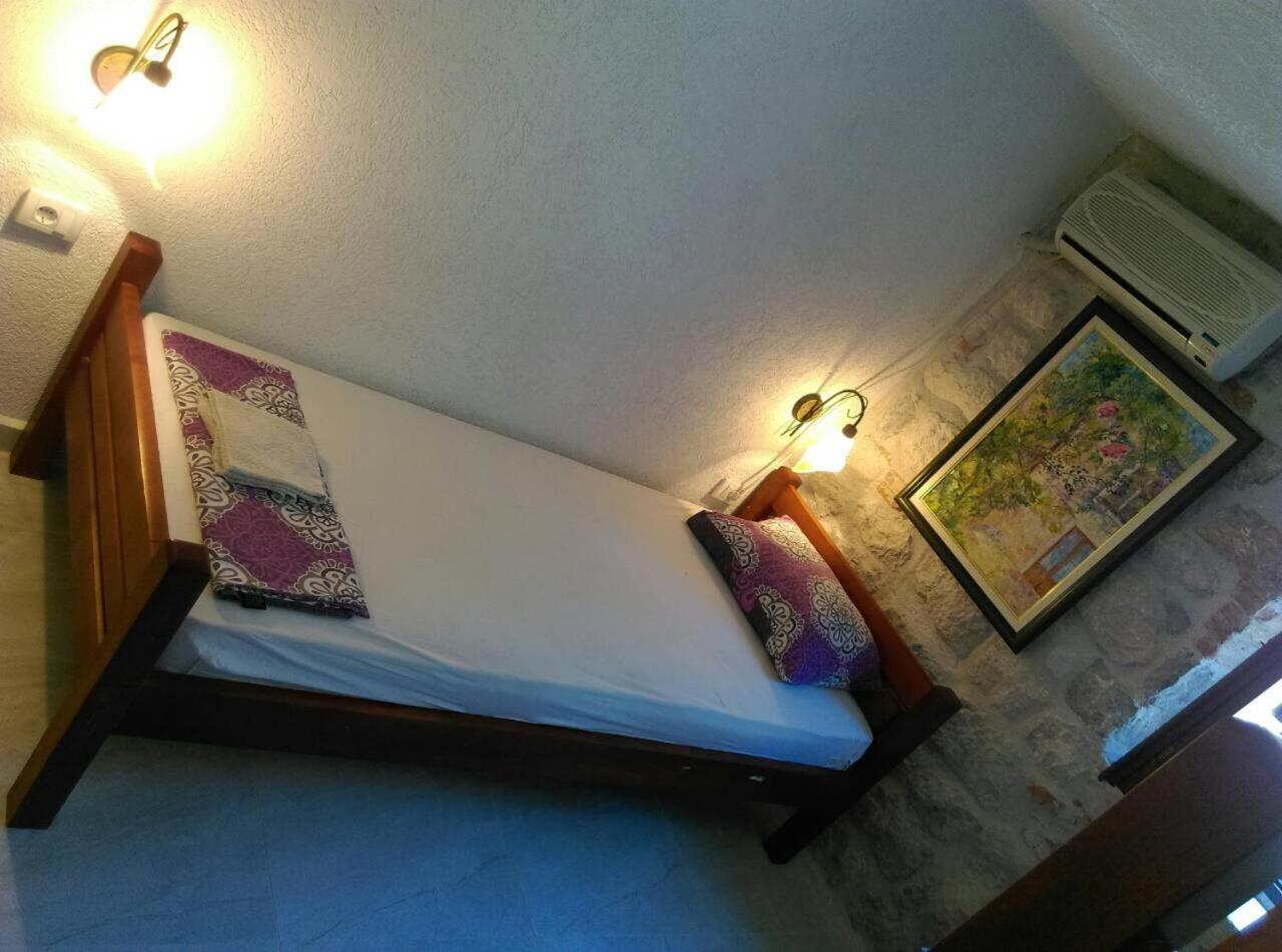 Photo 48
