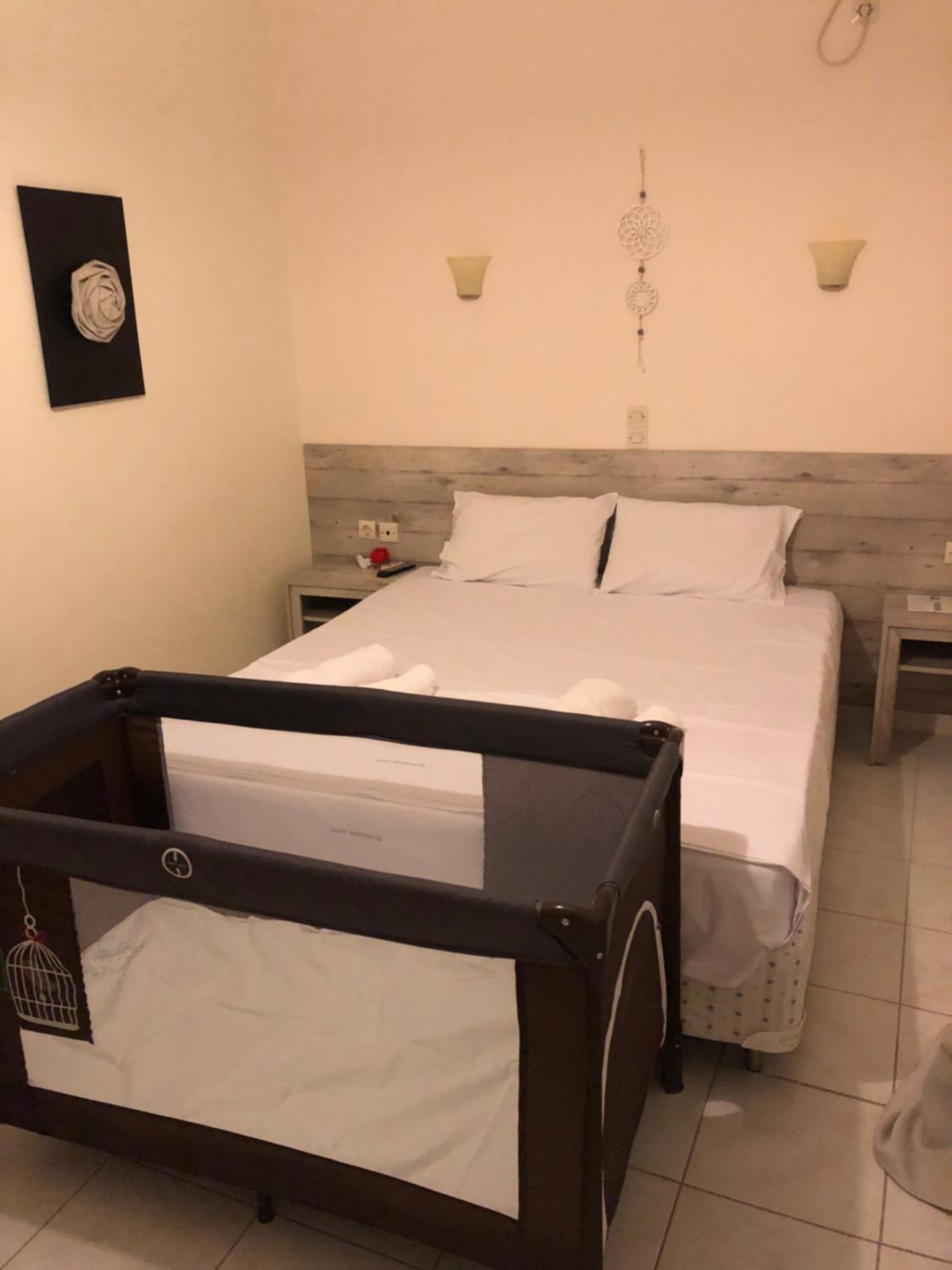 Iason Apartments