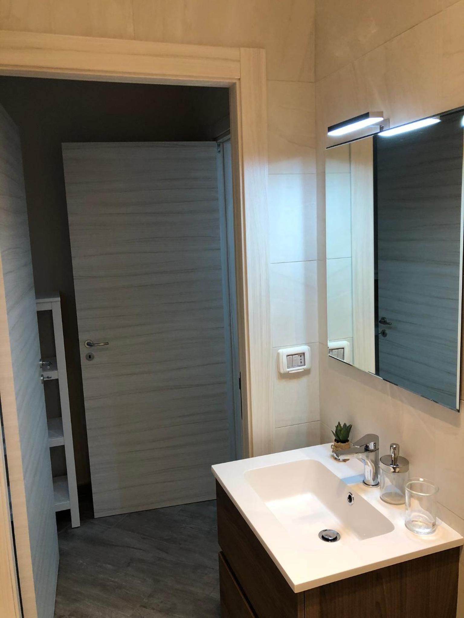Elena Rooms photo 4